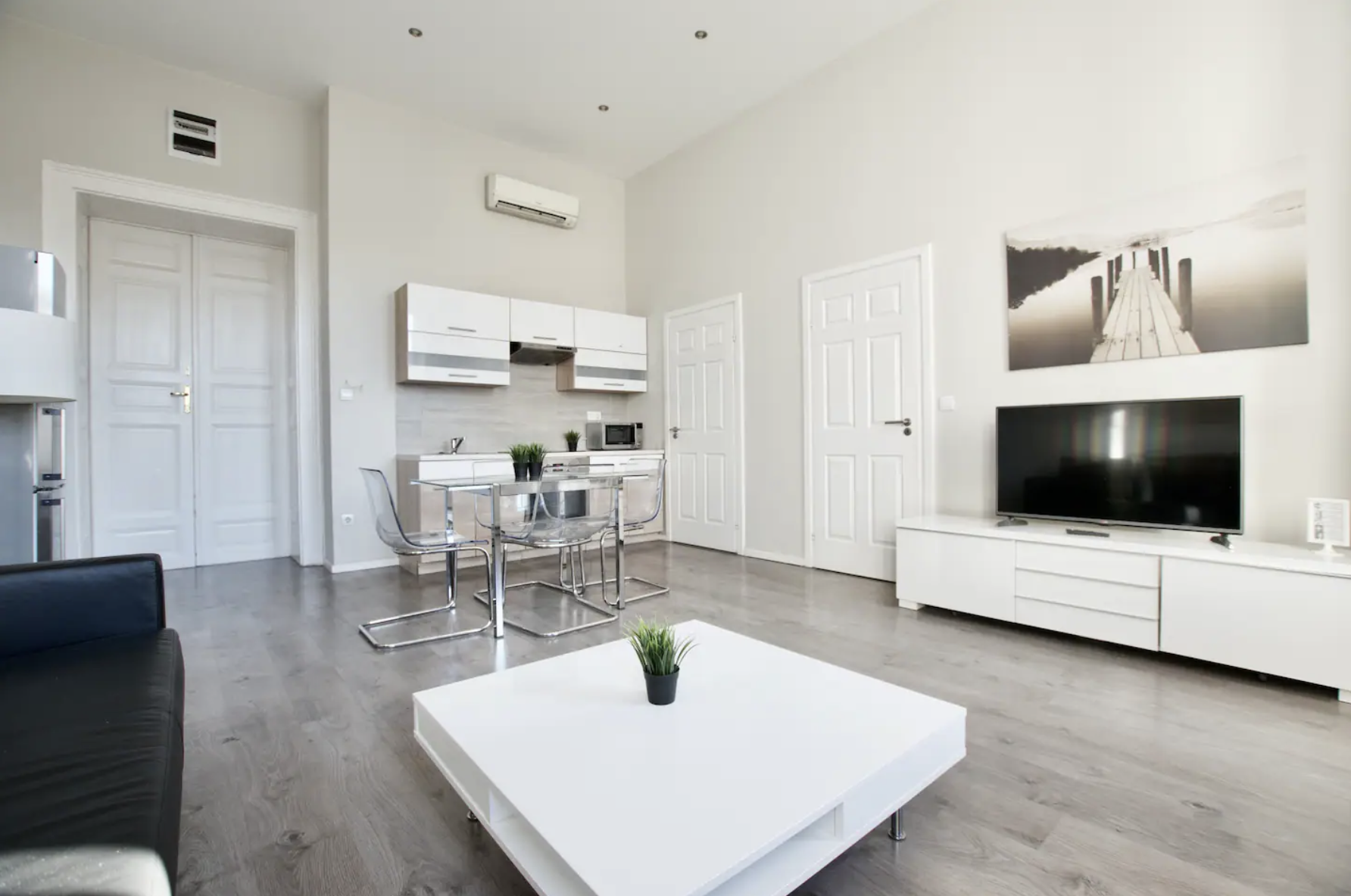 Flatiron Budapest Building - Deluxe 1BR Apartment