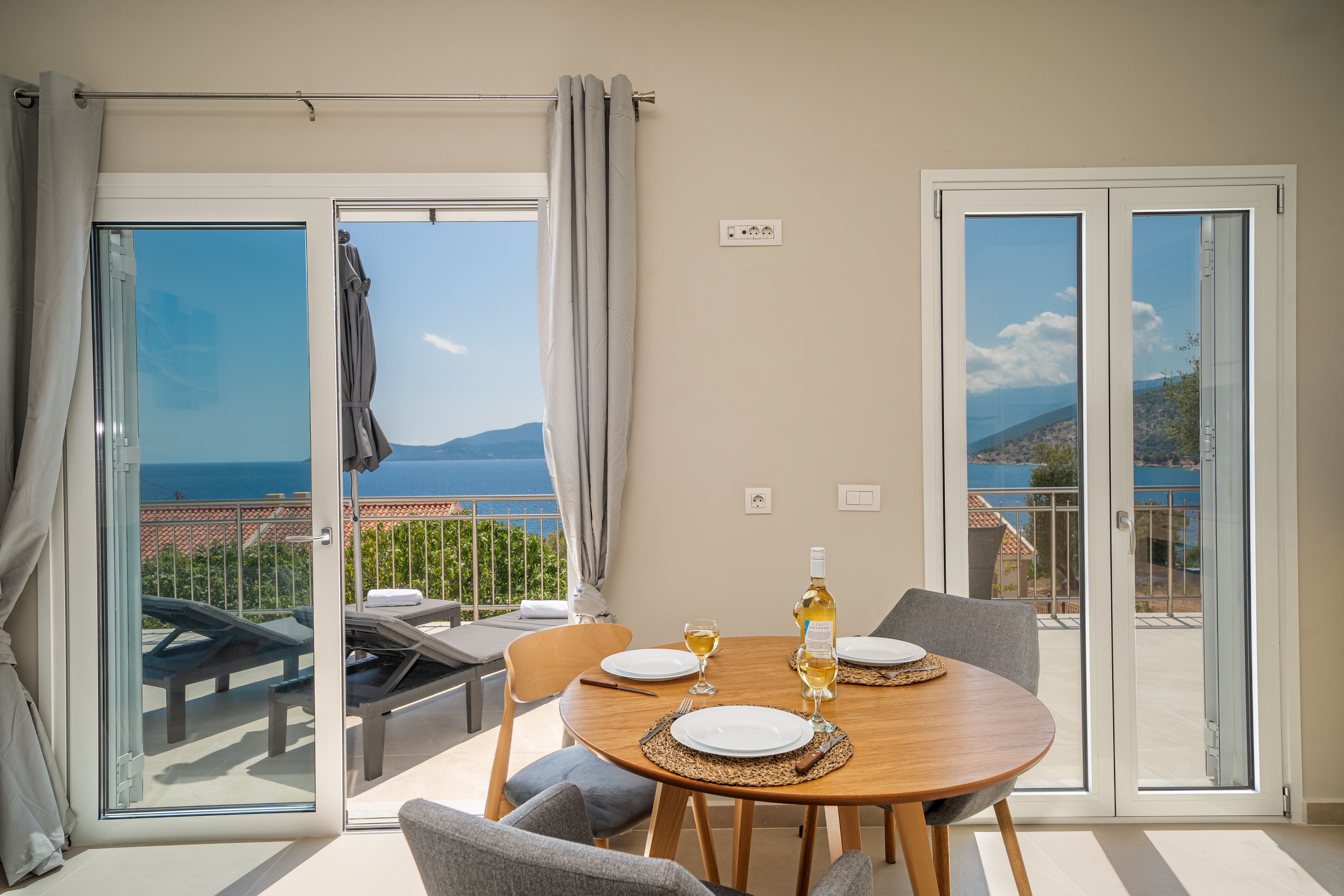 Maritina's Apartments (A1) amazing sea view!