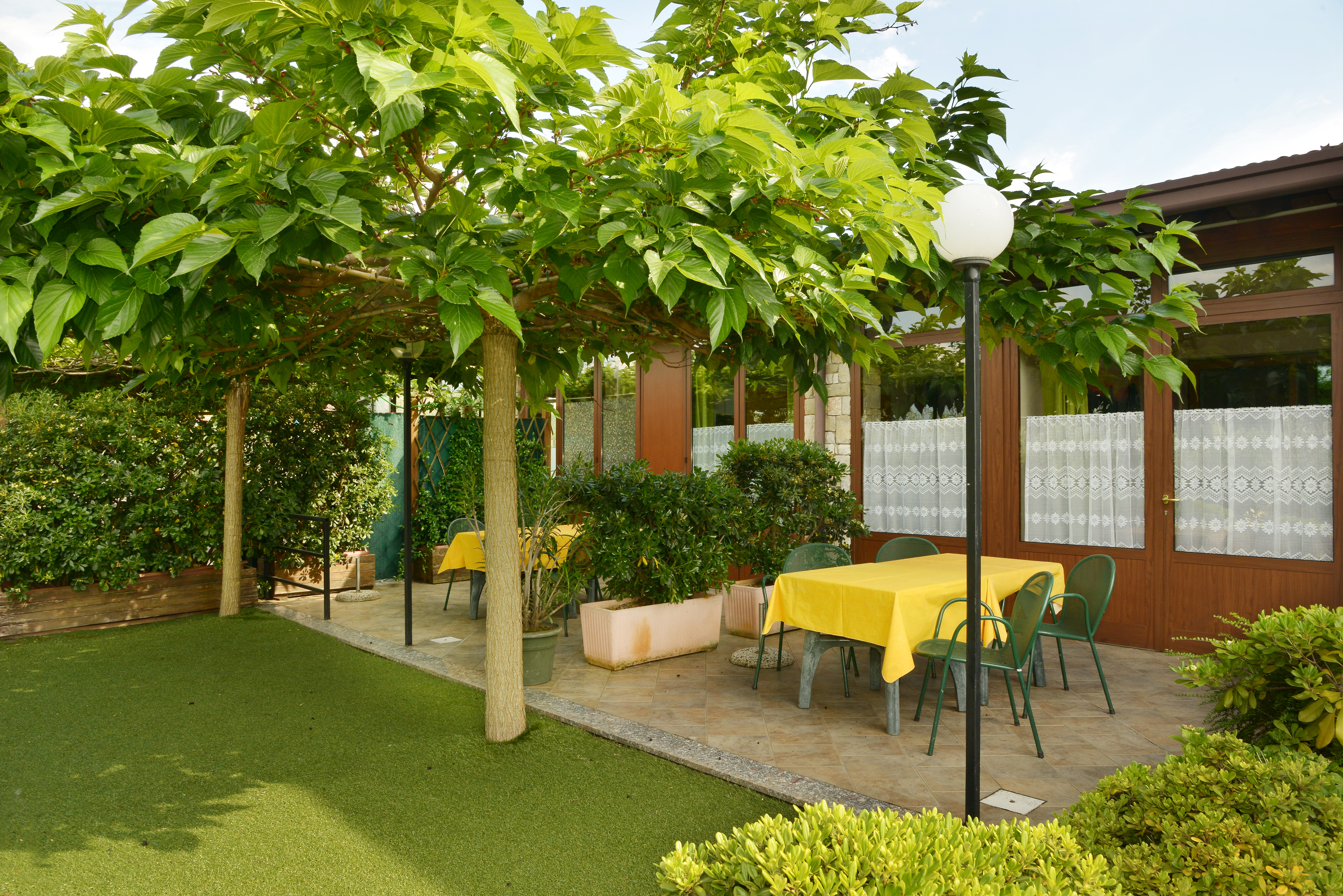 apartment PERLA 7 with pool and garden