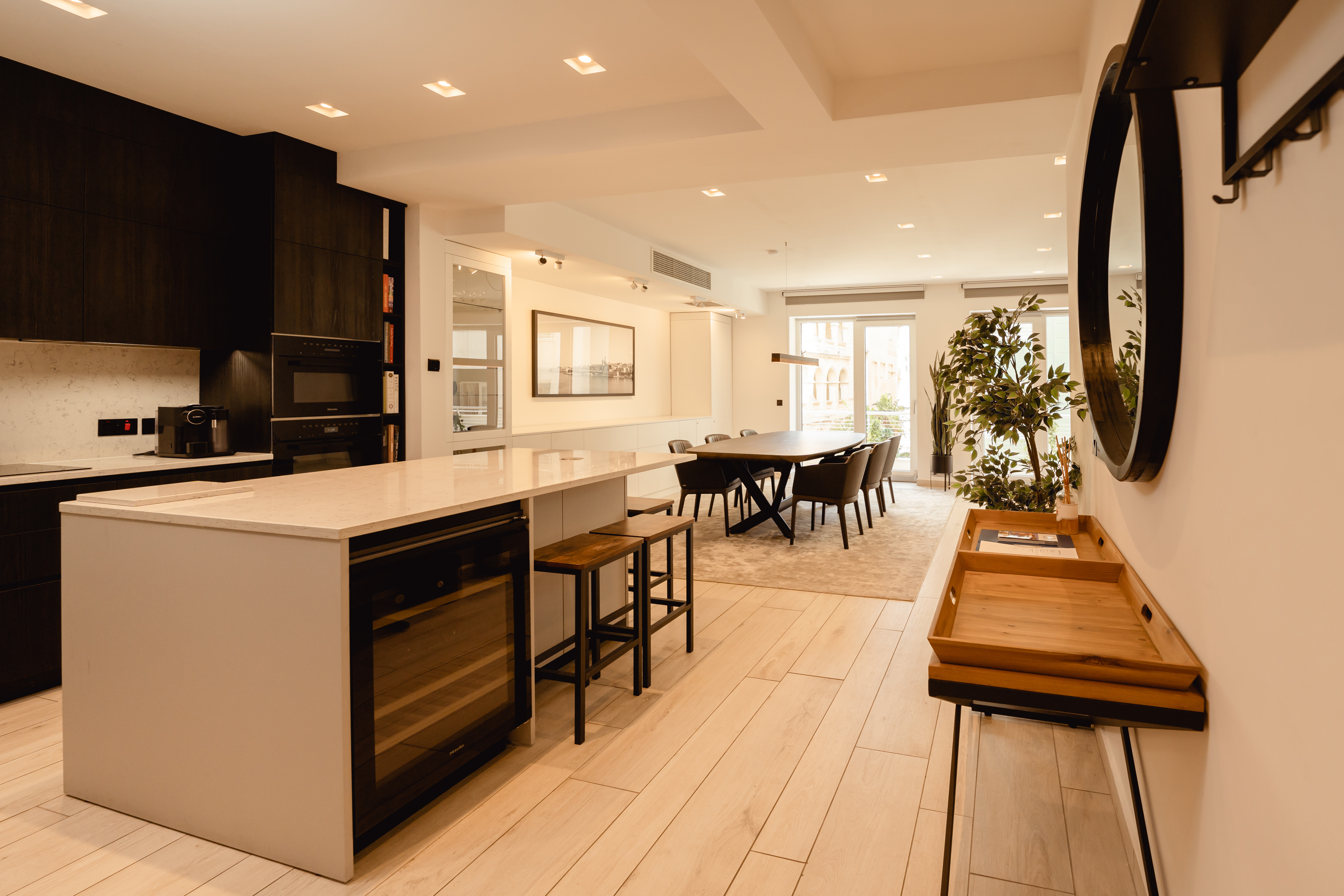 Luxury flat near shopping & swimming