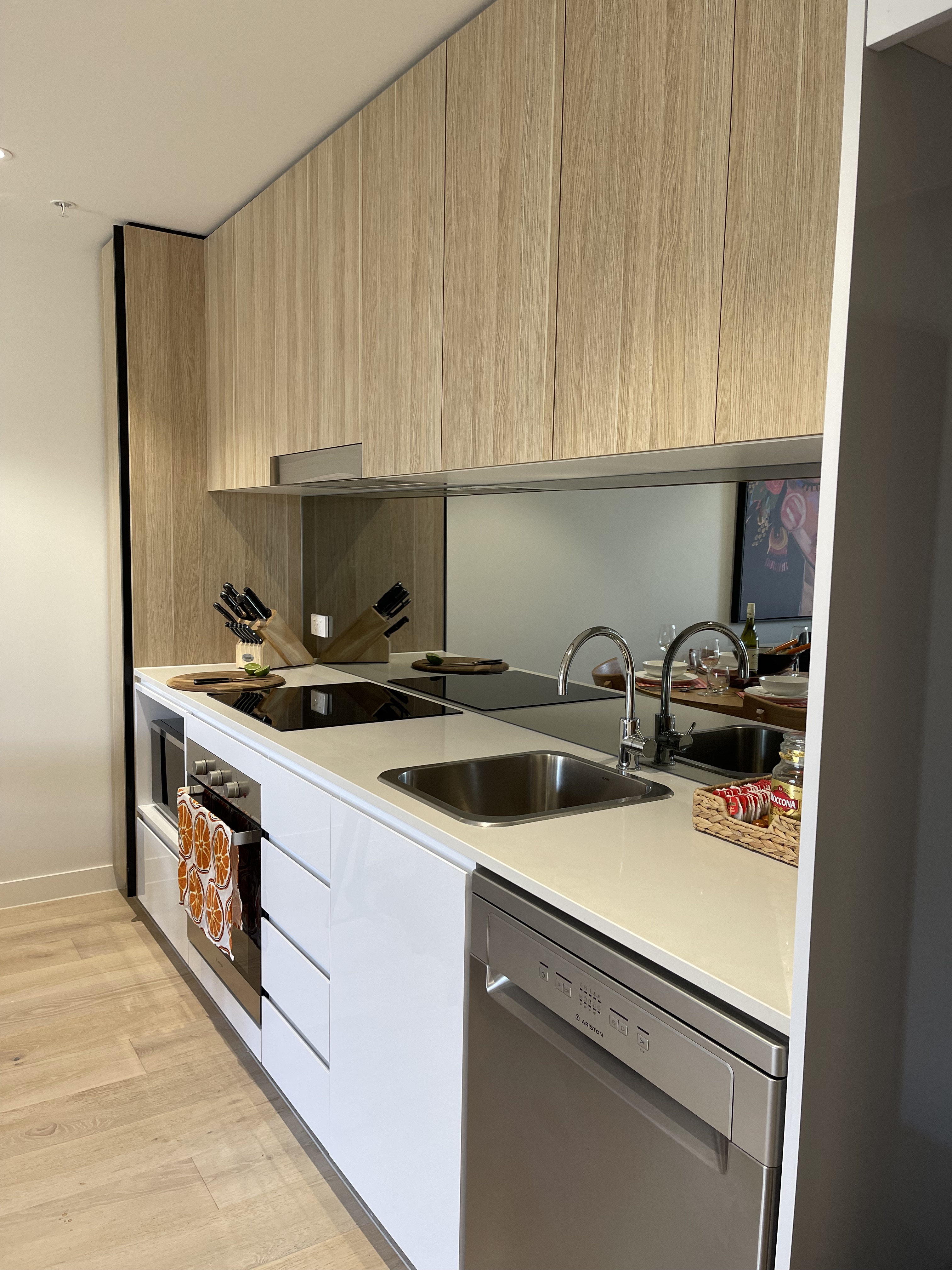 Fresh Apartment – Short Walk to Westfield in Chermside, Brisbane