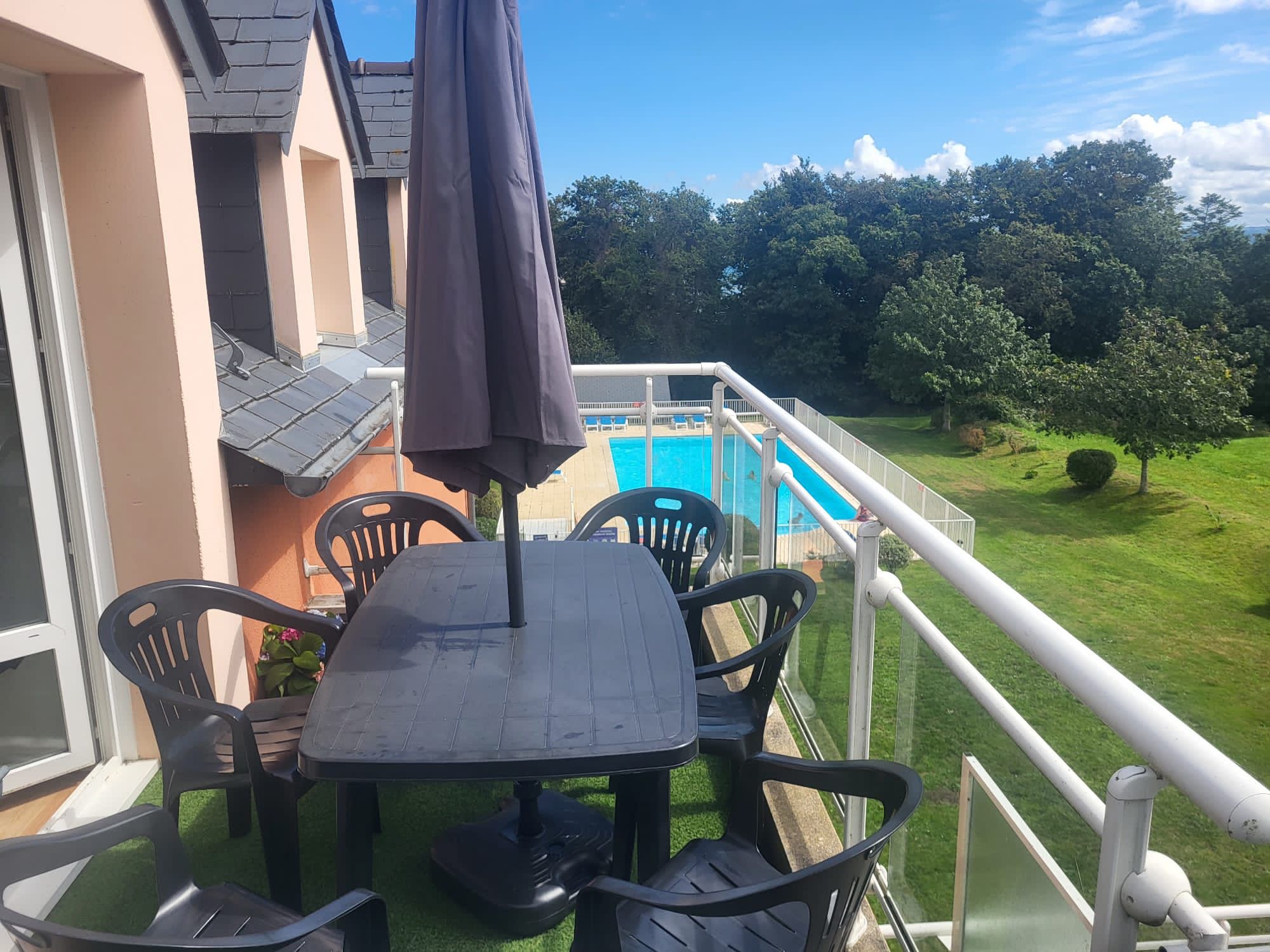 Apartment in a residence with pools