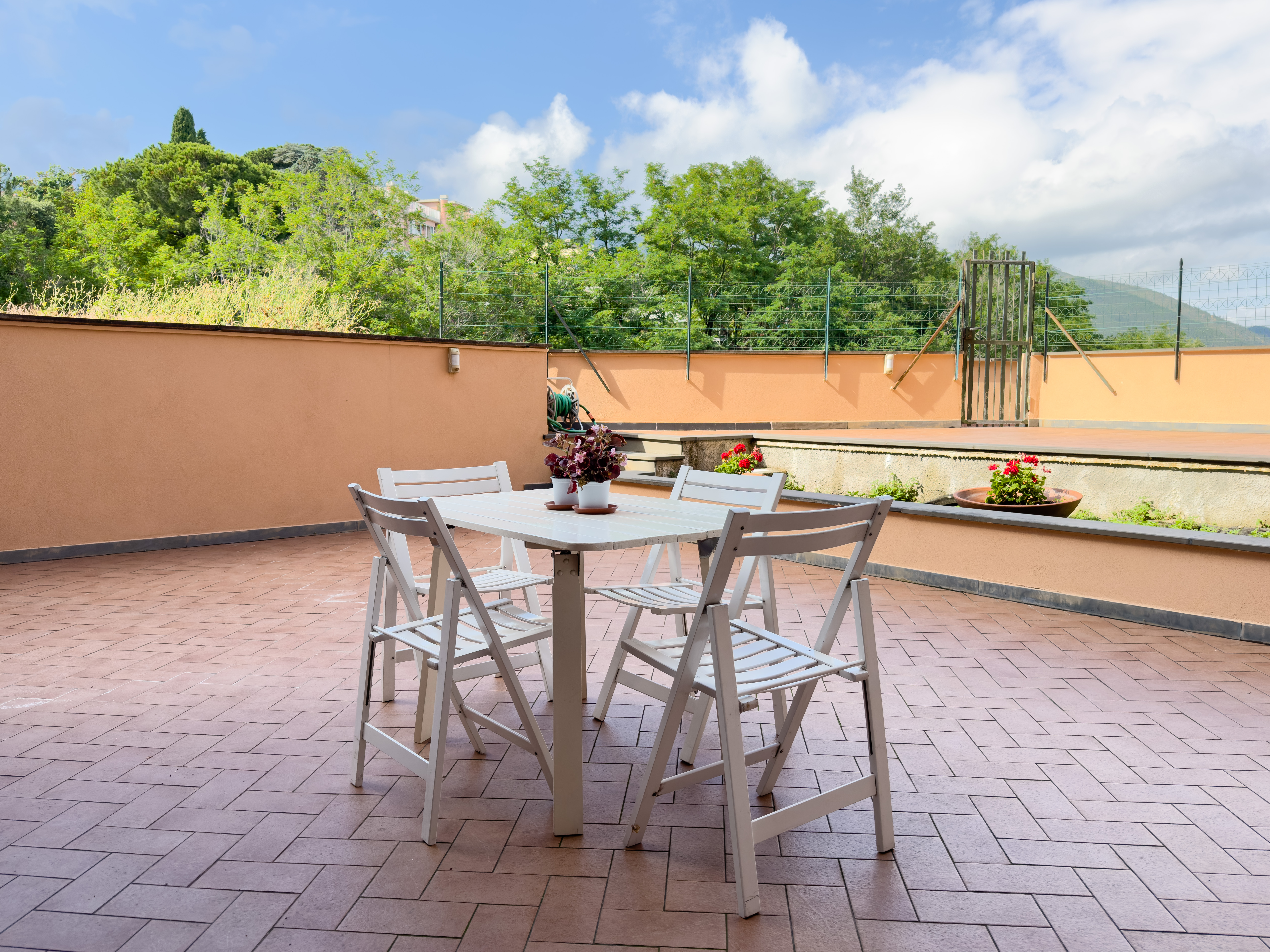 Apartment with large terrace in Pineta
