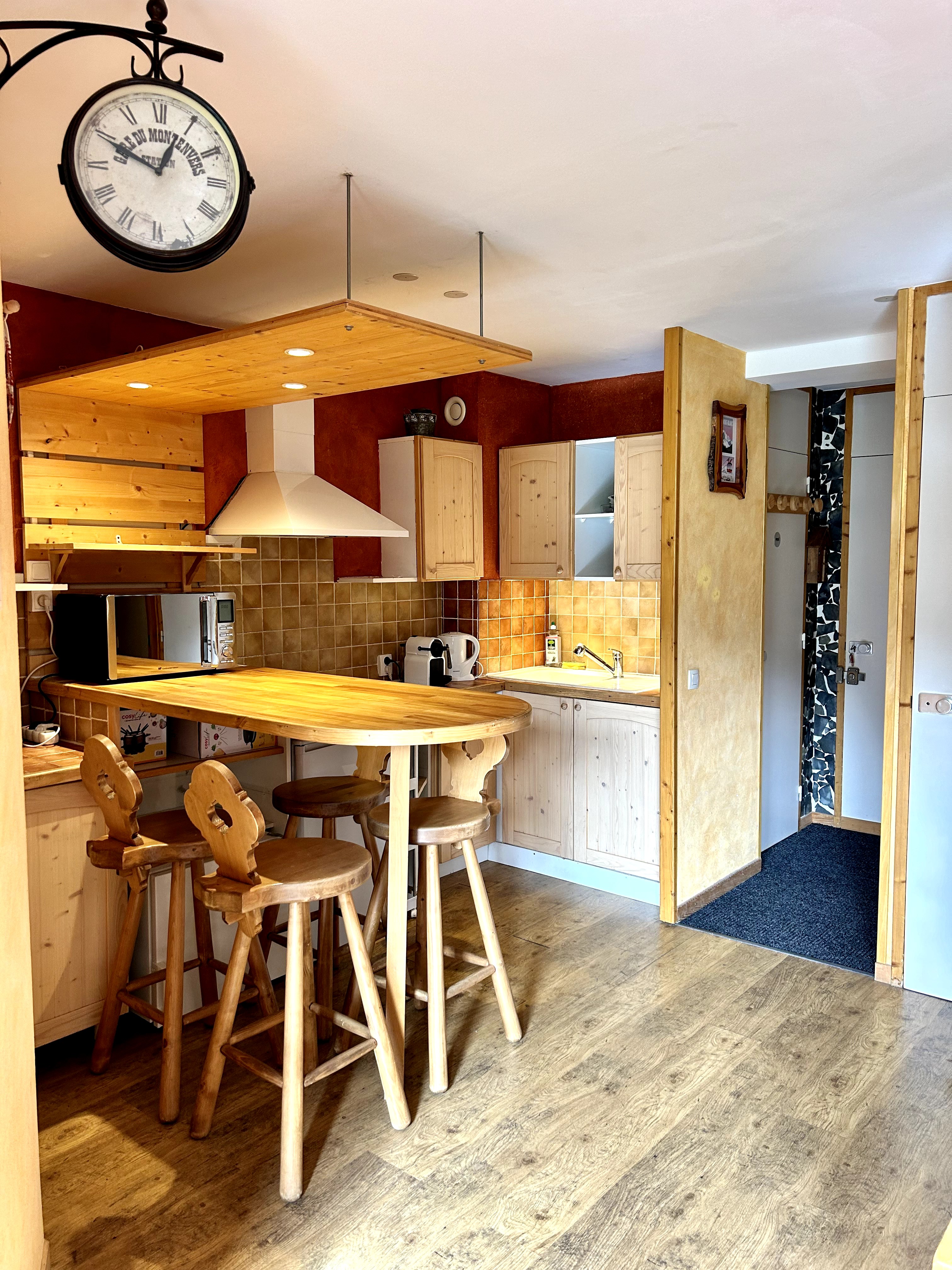 T2, ski-in/ski-out, south balcony, 4 people