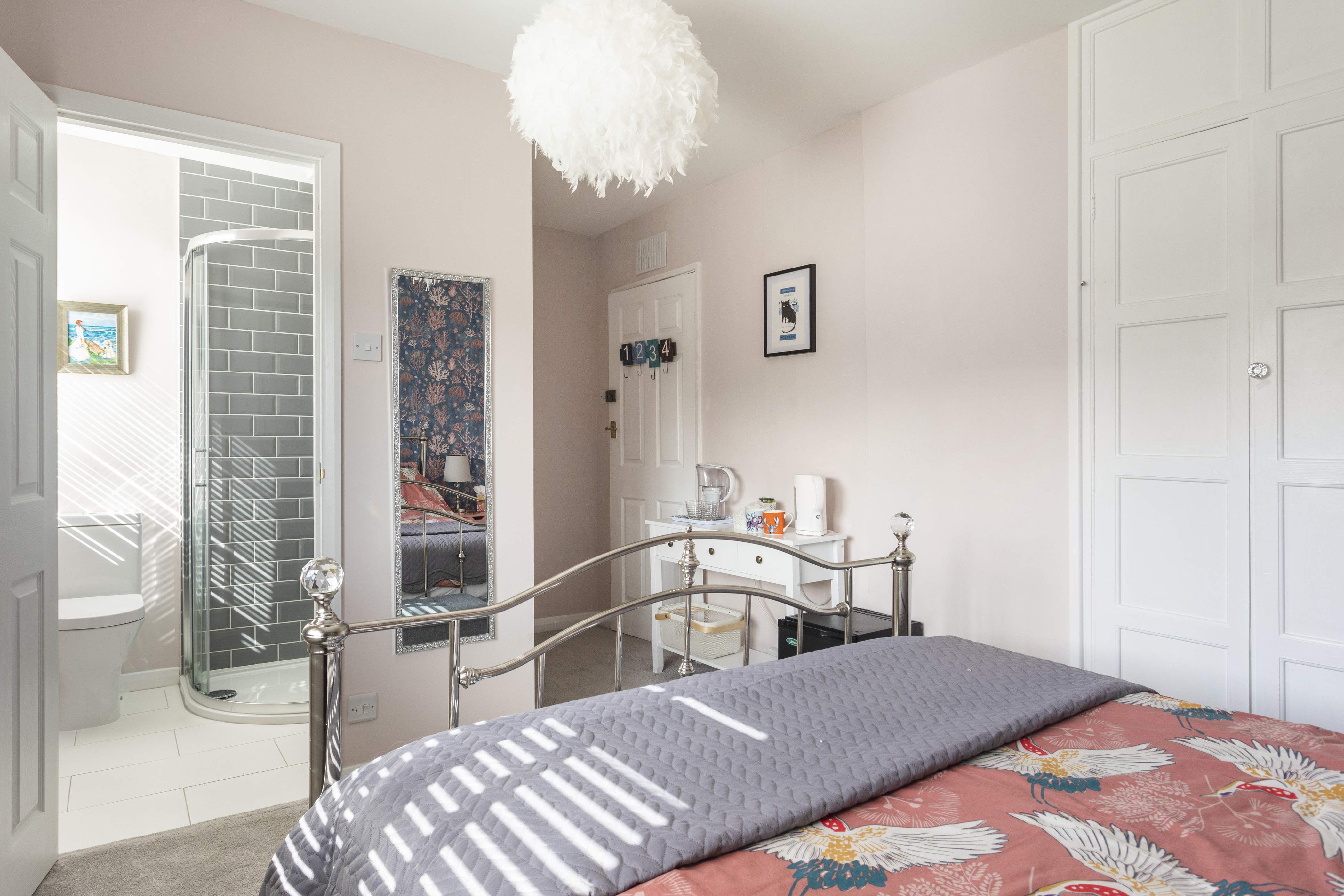 Padstow 10 minutes to the harbour! En suite double