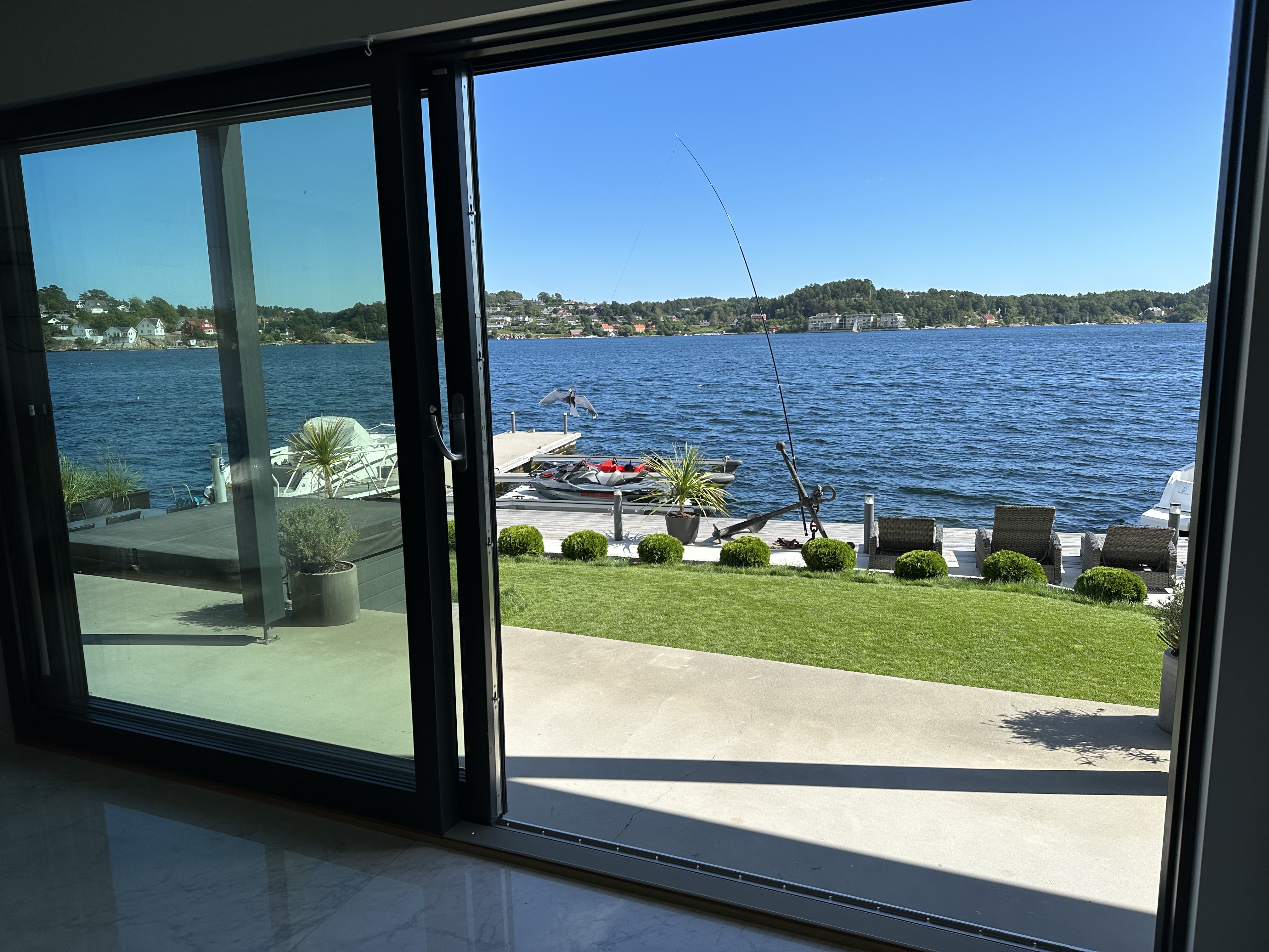 Apartment on the seafront.