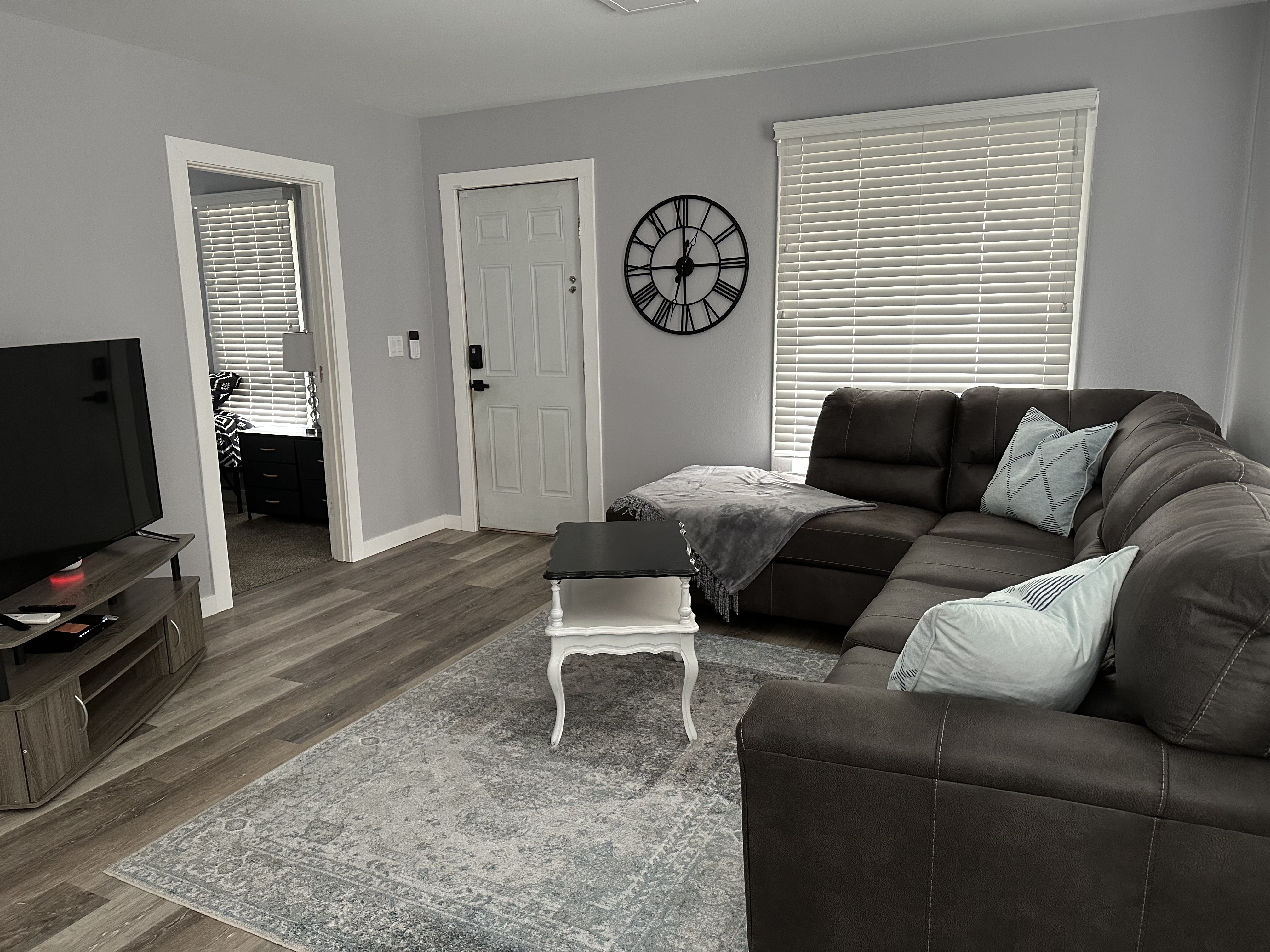 NEW Fully Furnished 2bed 1 bath