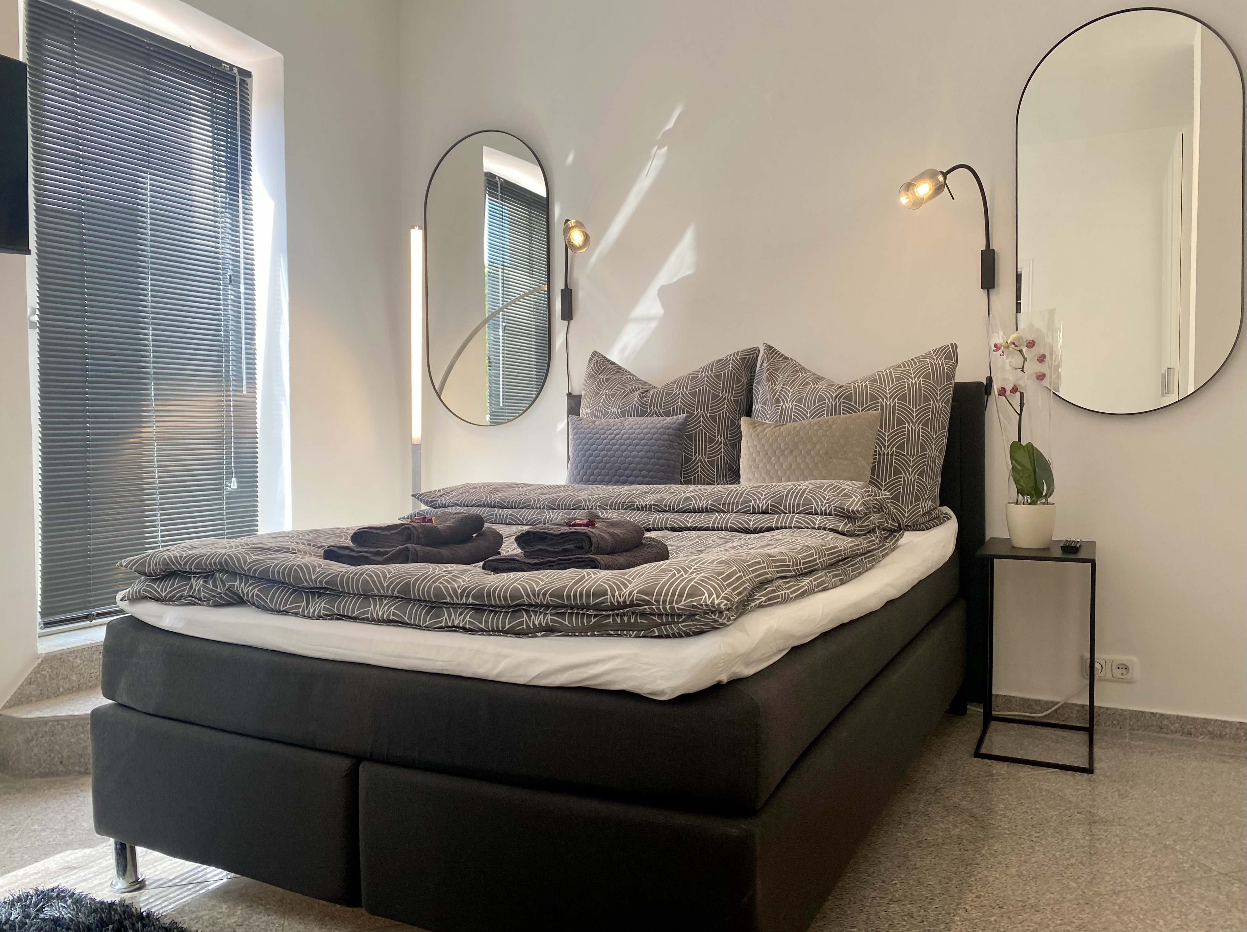 Unlimited - Stylish Apartment with Balcony