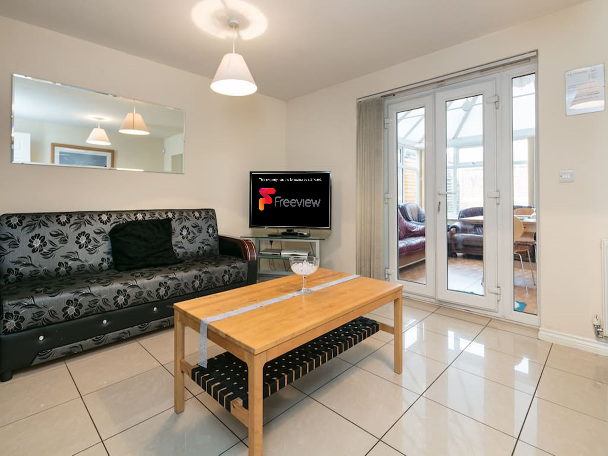 Modern Elegant Town House in Cheetham, Greater Manchester