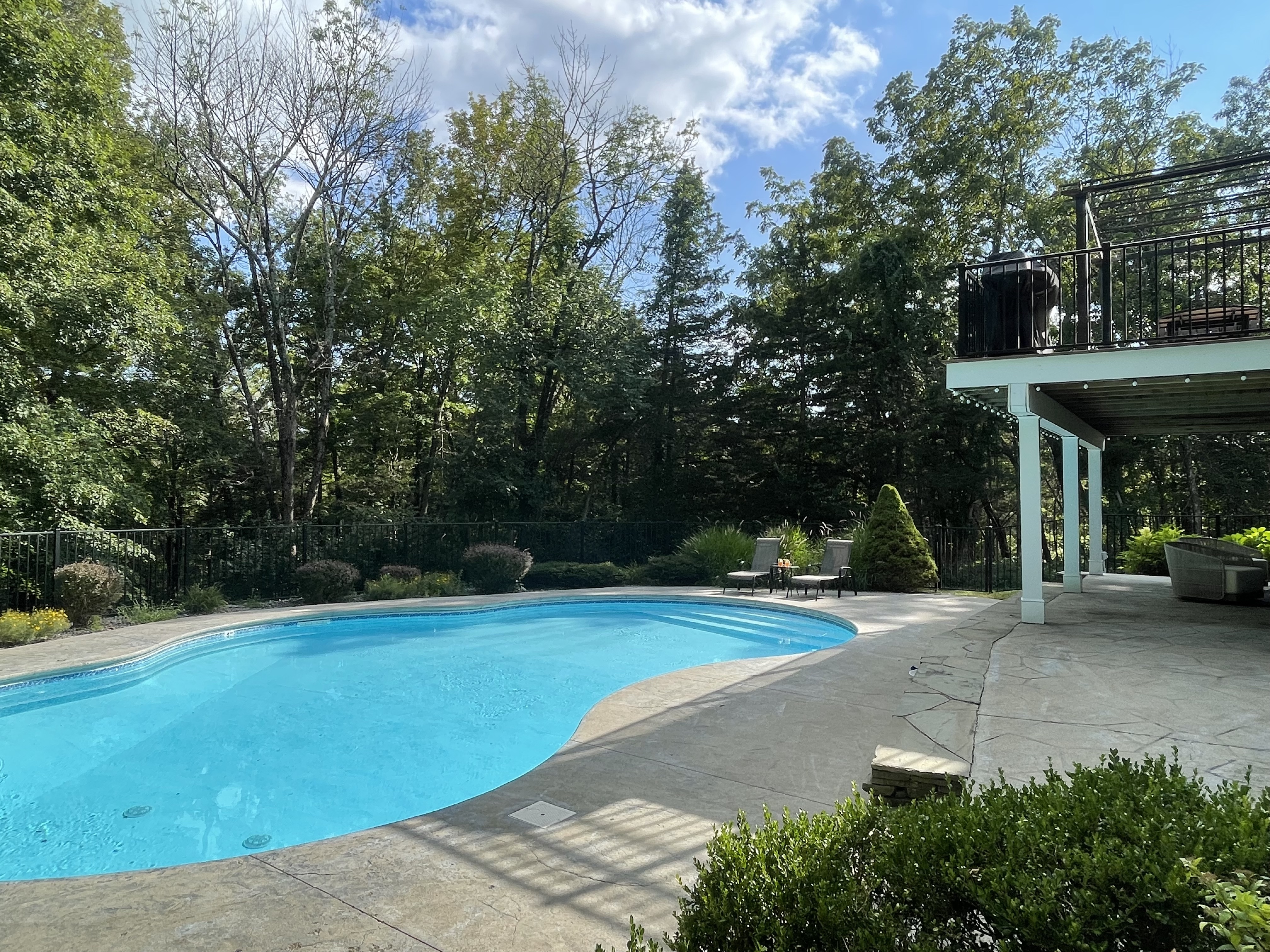 Country Estate in Warwick w In-Ground Pool