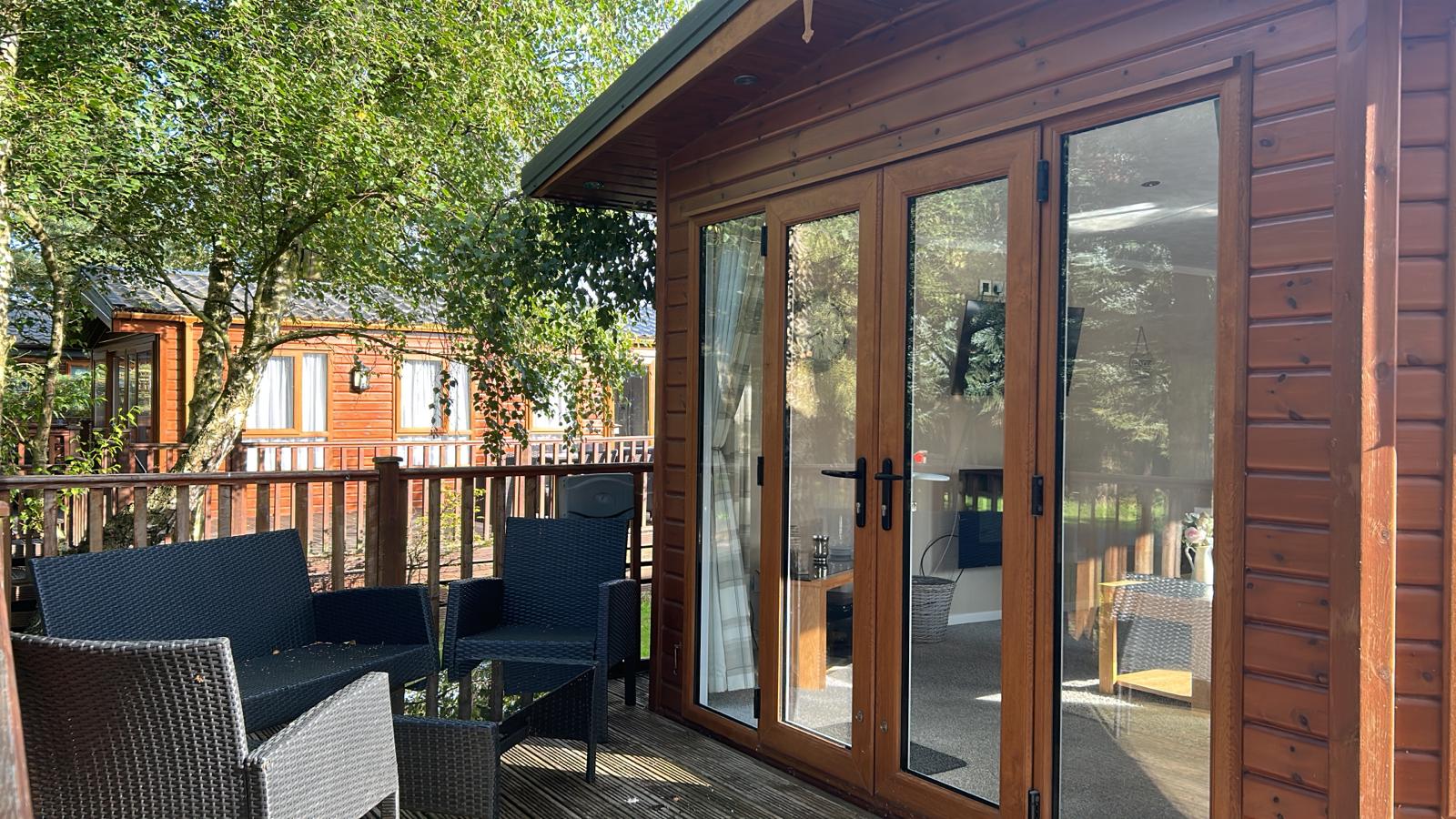 Rose Wood lodge with Hot Tub Felmoor Park