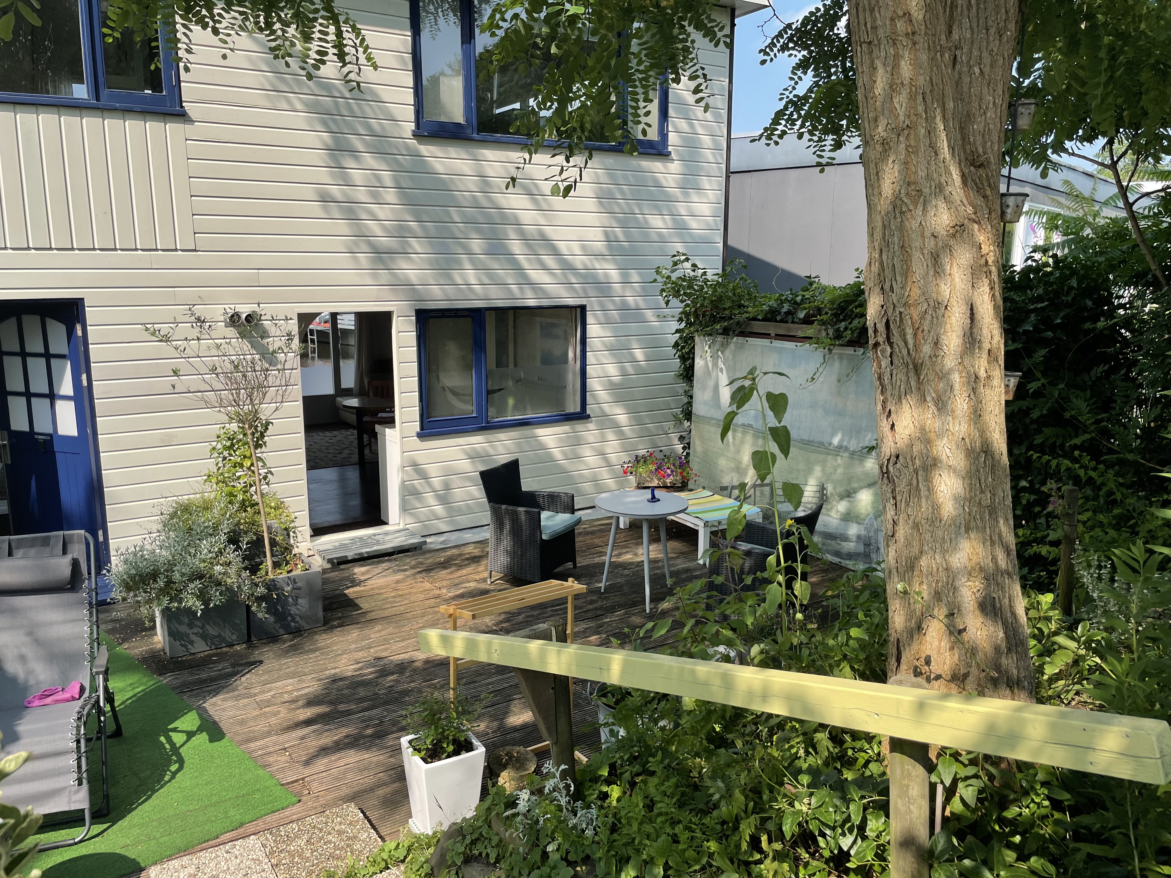 Living in a houseboat on the water — Amsterdam stay