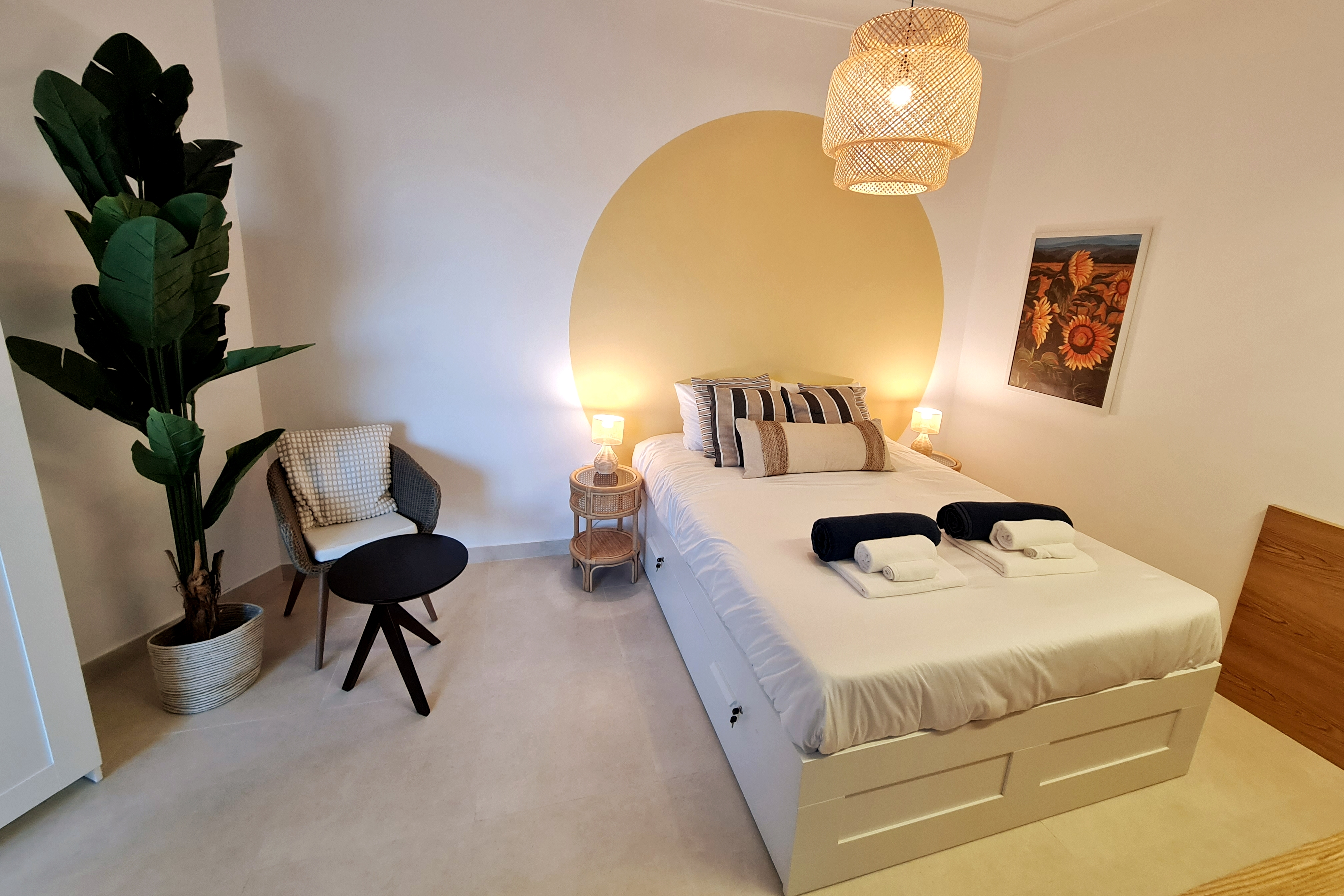 Luxury studio| Golf |F1| Theme Parks| Sunrise