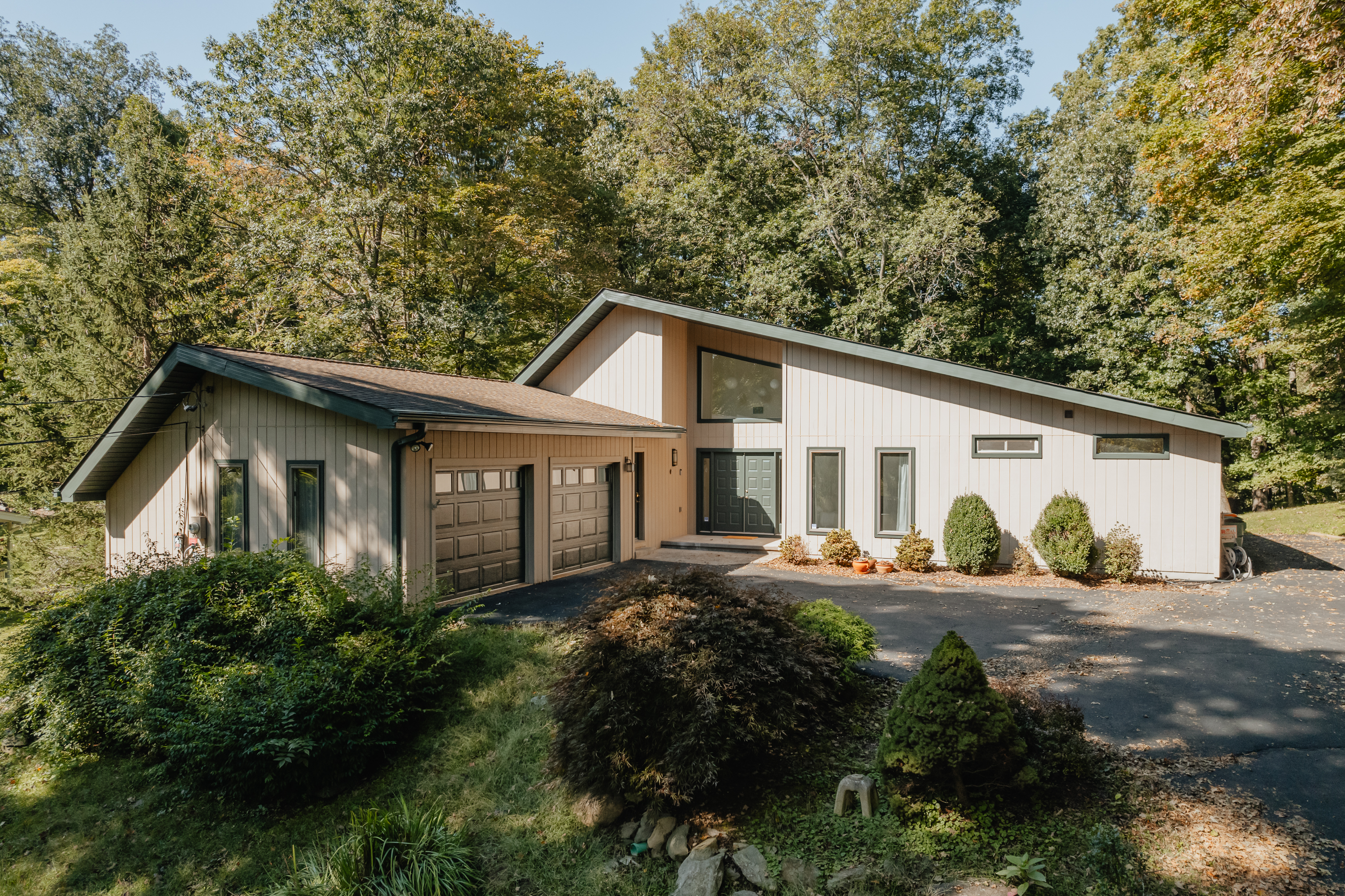 Wooded Rhinebeck-Beacon area Escape w/Outdoor Spa