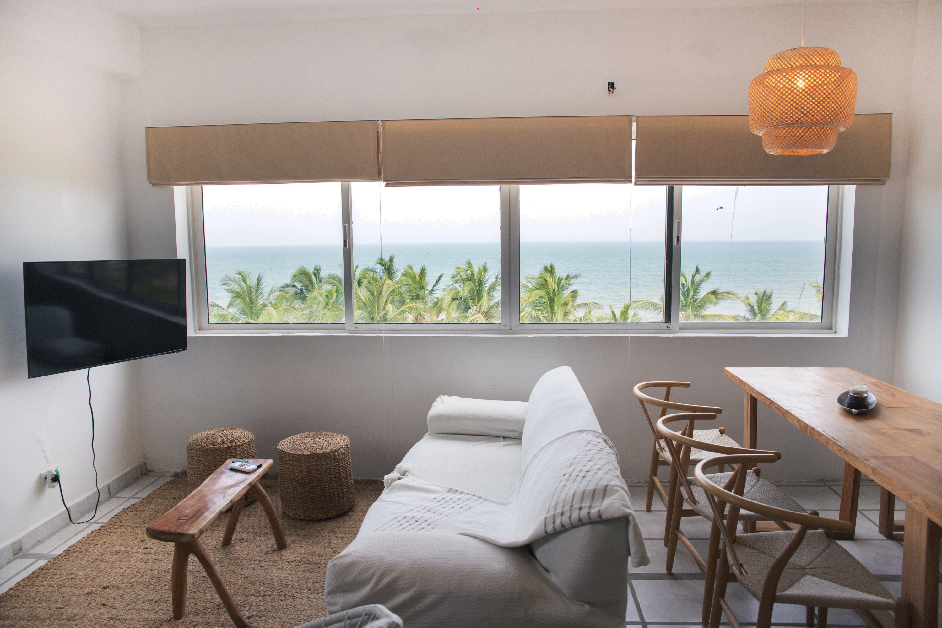 Oceanfront apartment with amazing views!