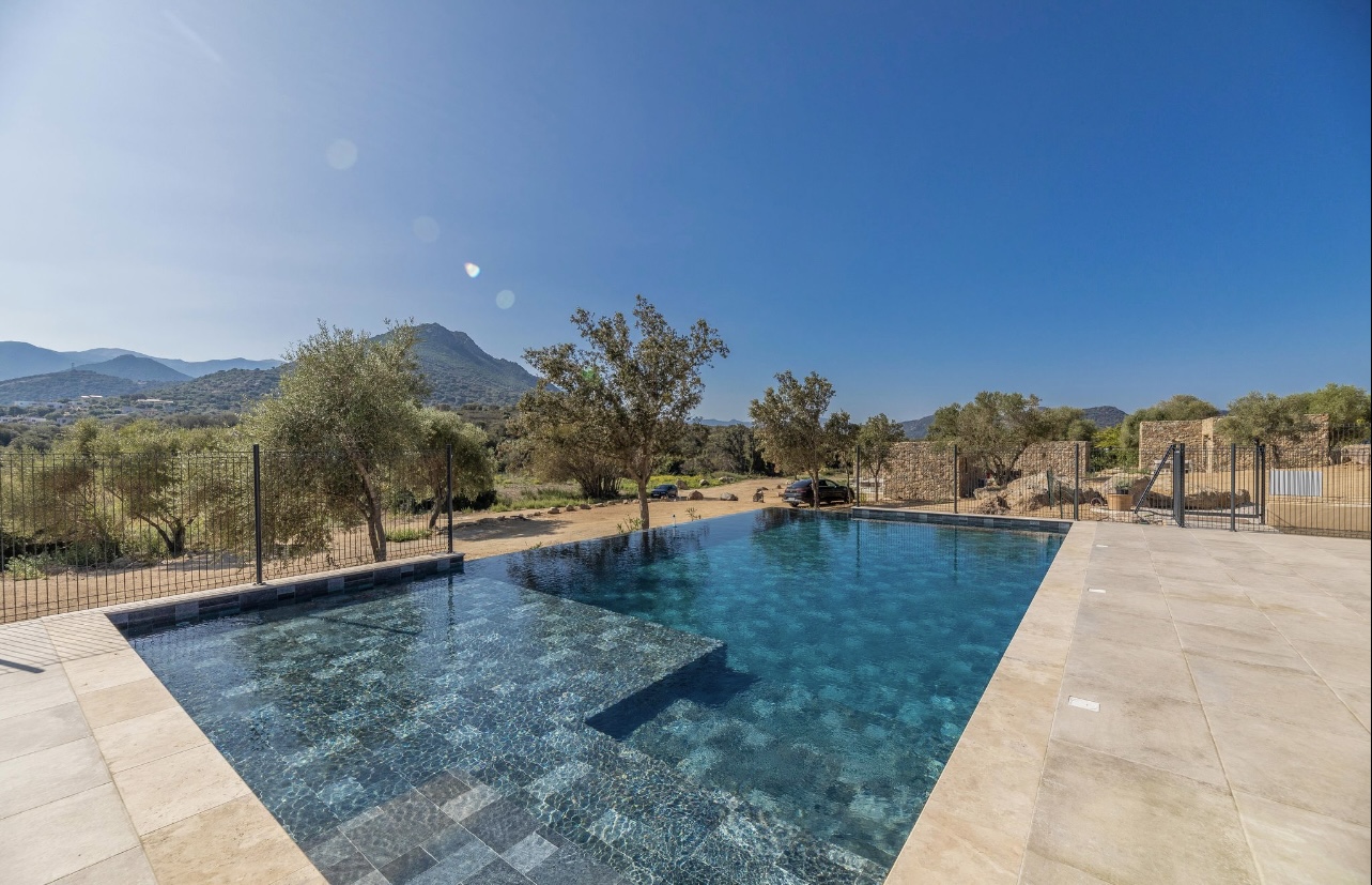 4-star overflow pool stone sheepfold
