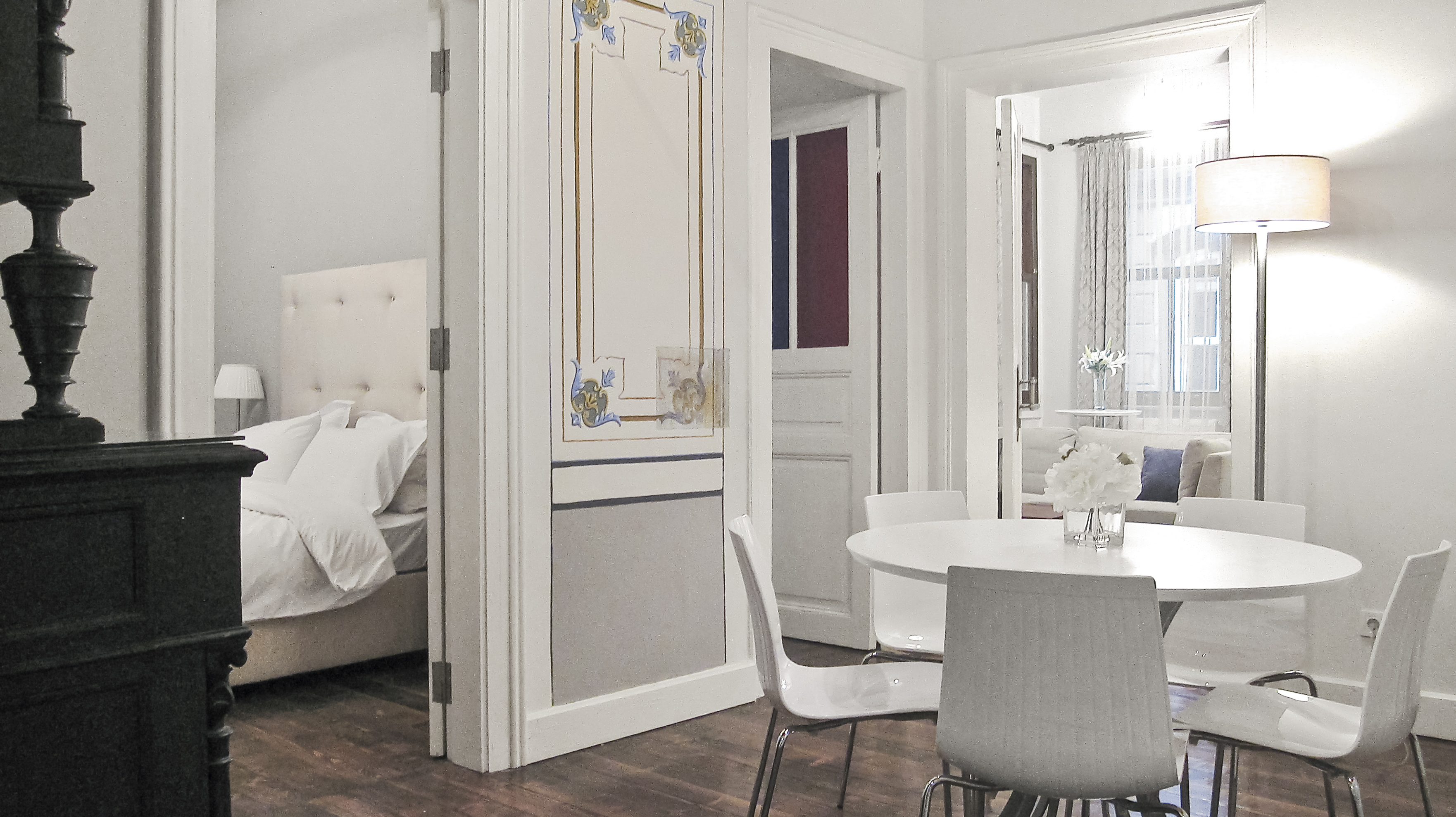 Style, character, frescoes, terrace views, Galata!