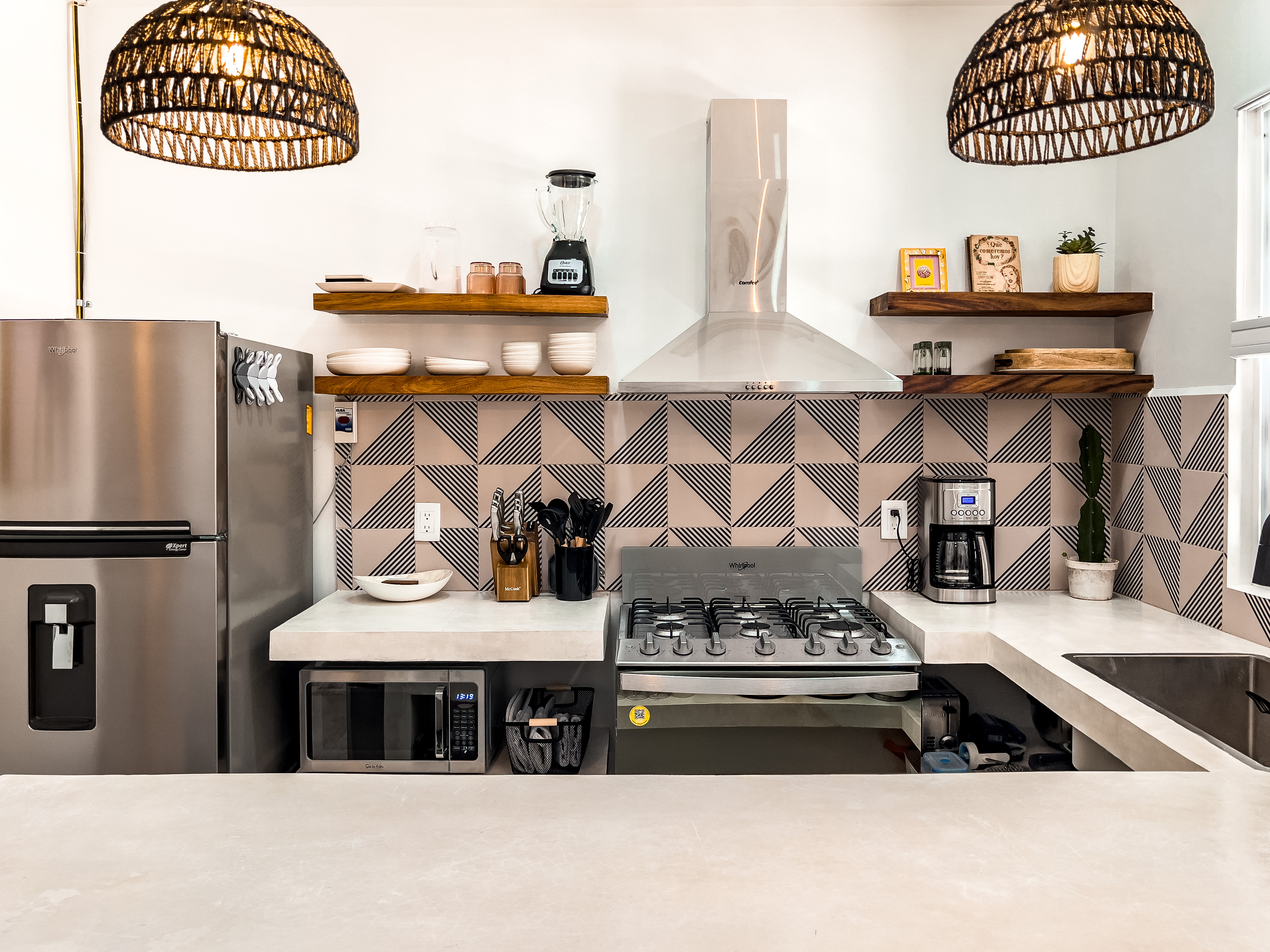 Upscale Boho Chic 2br 1ba | 24-hr Gated Community