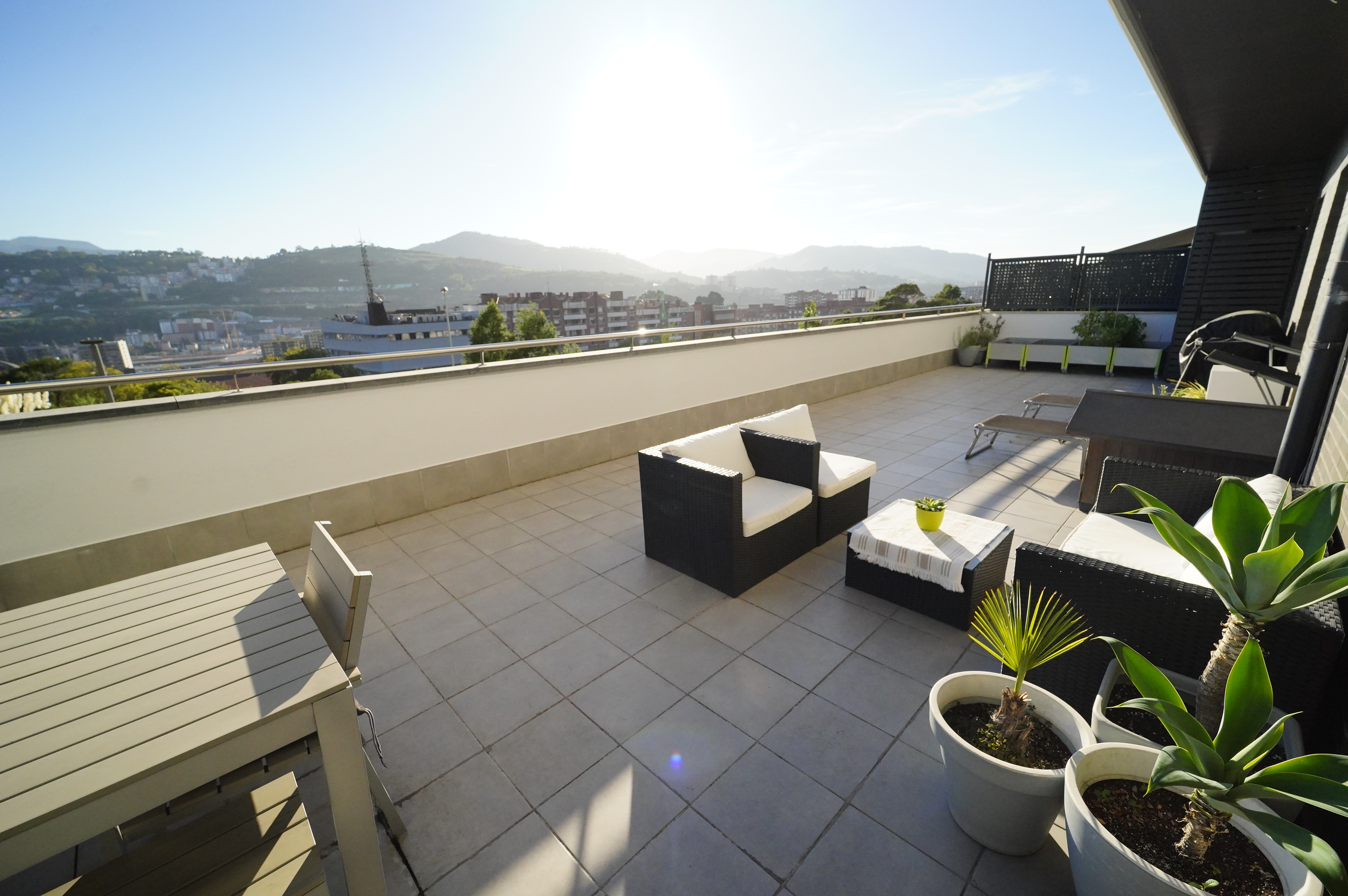 Floor 2 bedroom with terrace and parking