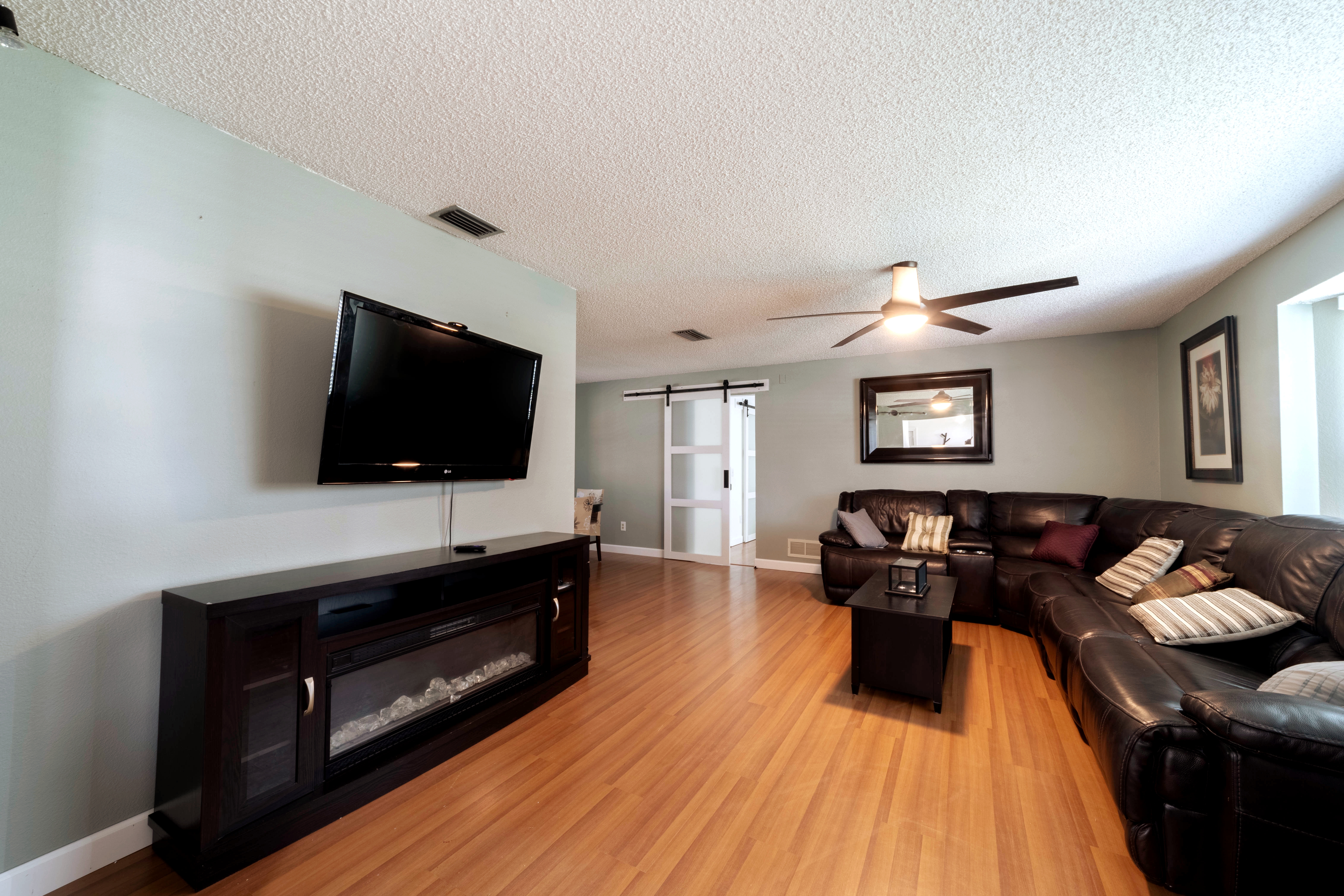 Disney To Daytona, Fenced Dog Run, Garage access