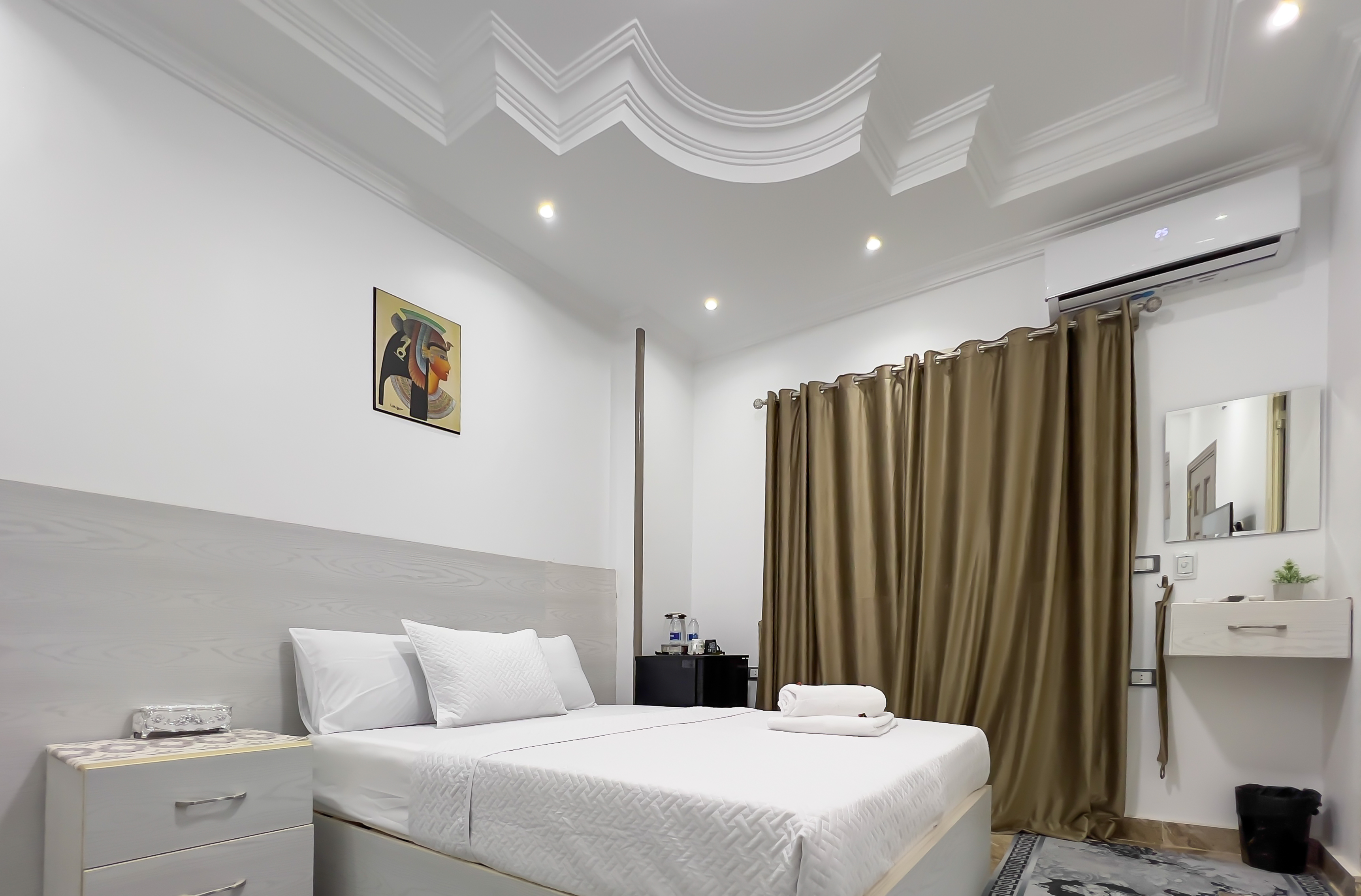 2- Queen bed