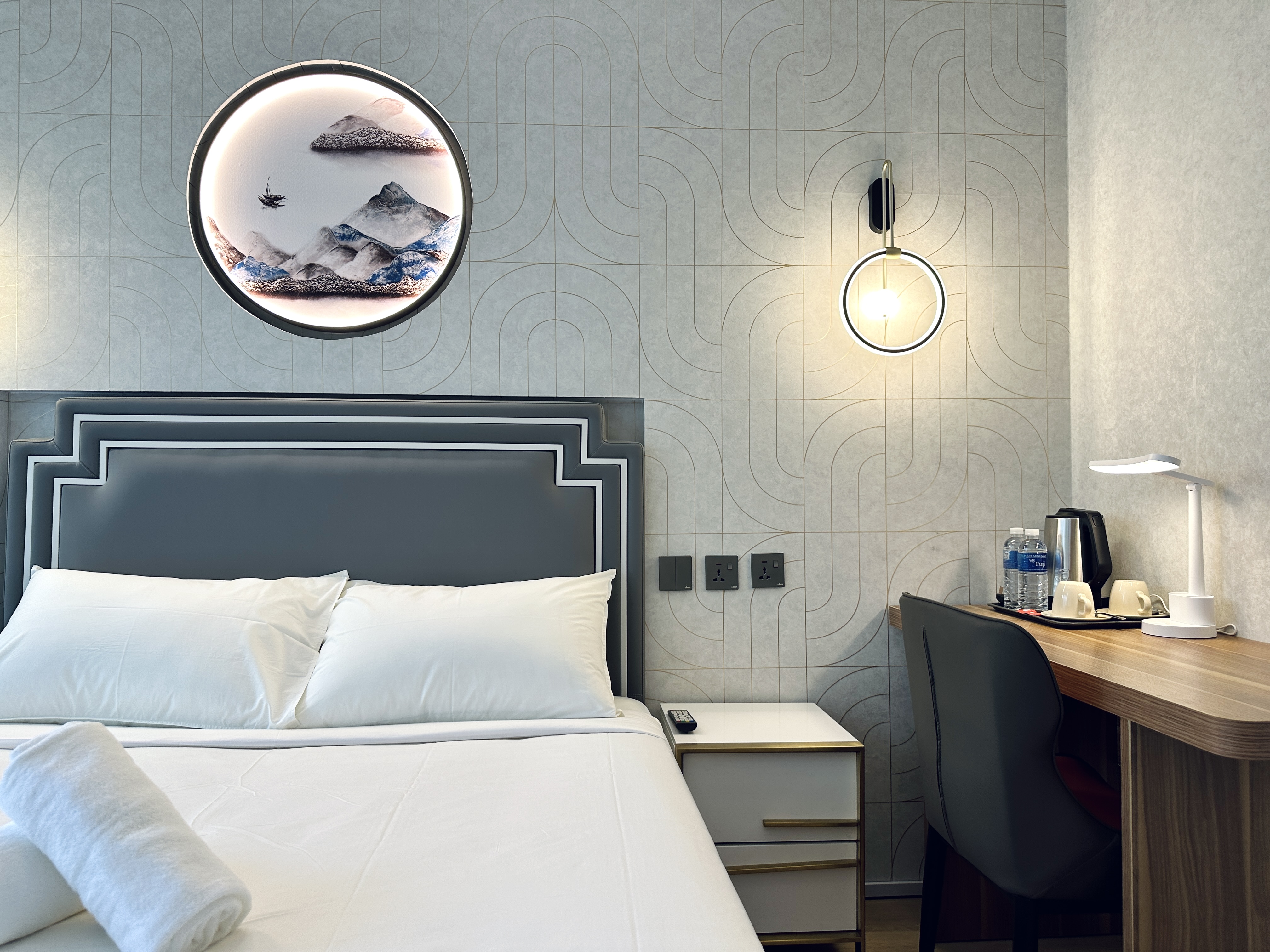 Deluxe Queen Room at CBD