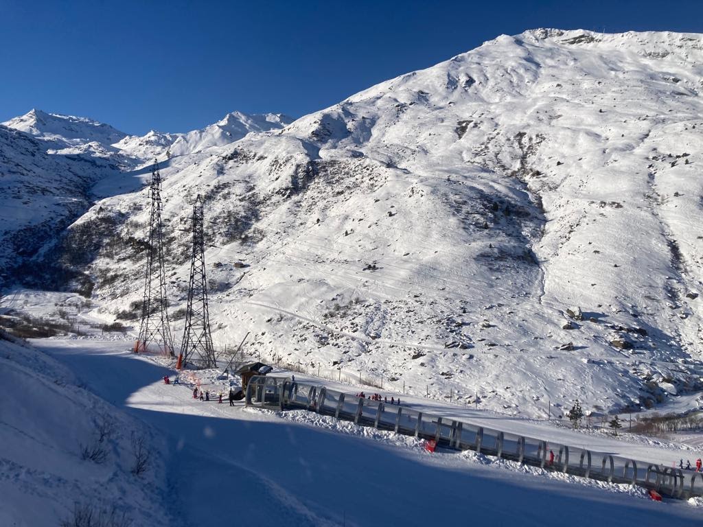 Les Menuires 1850 skiing
