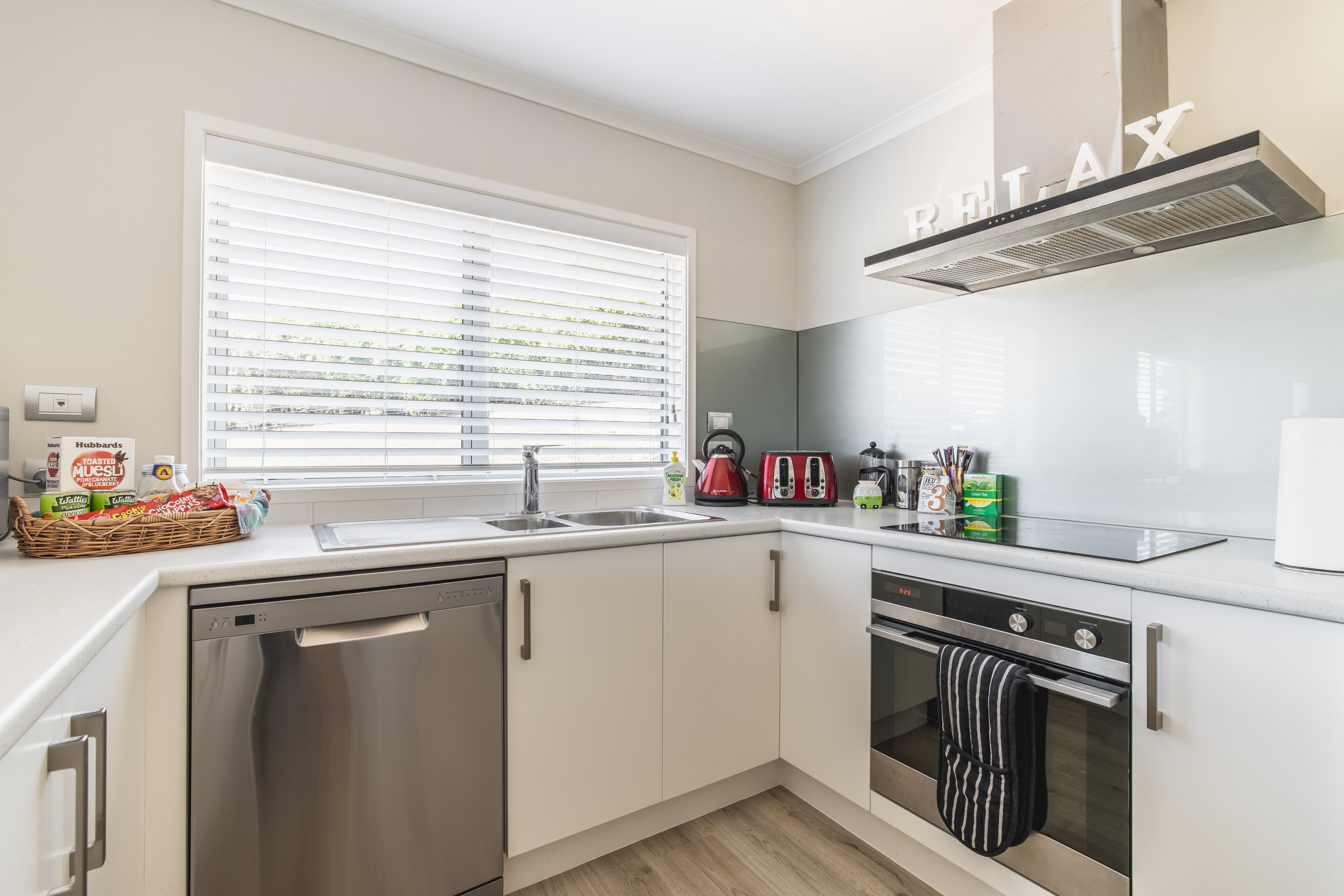 Cute Alpaca Stunning Rural New Private Guestwing Guest Suites For Rent In Ramarama Auckland New Zealand