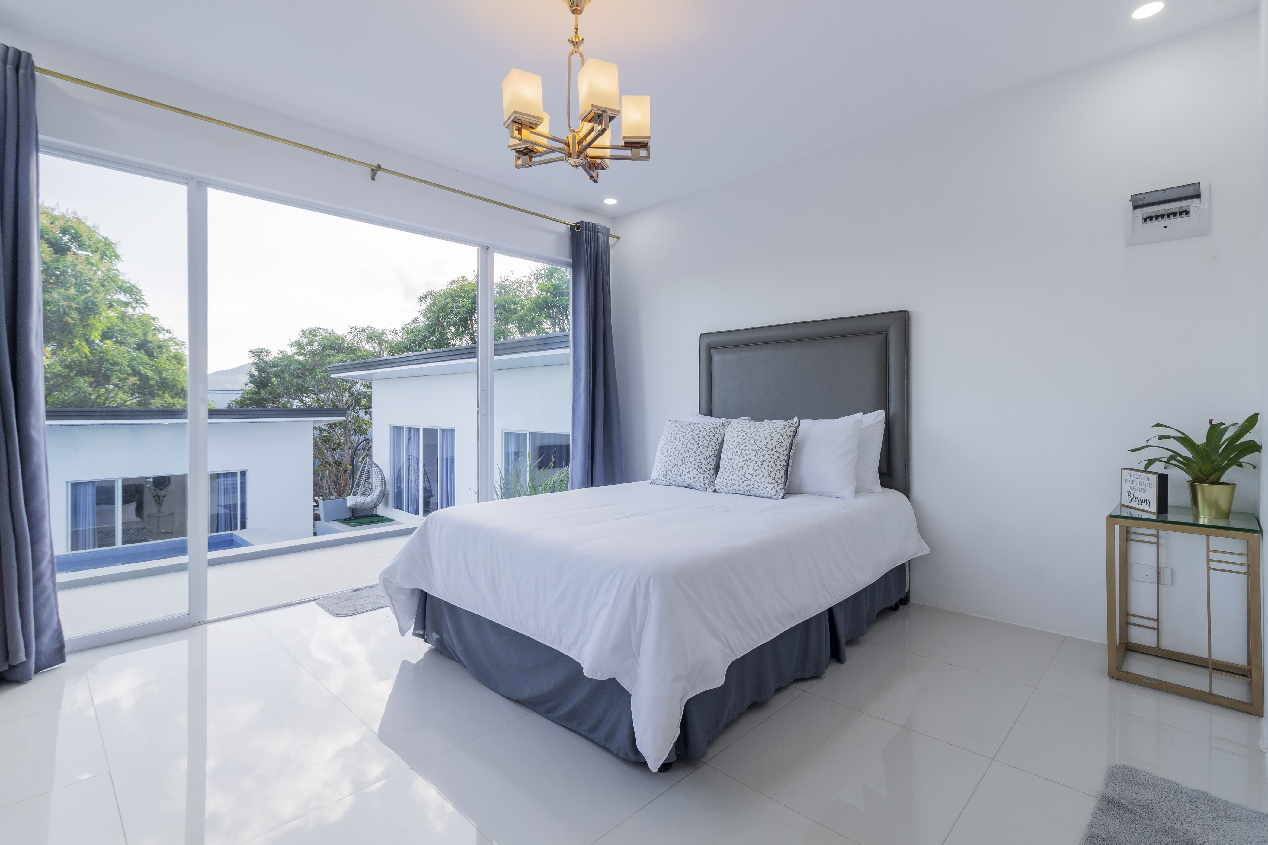 Villas at KAYAMA Mountain Resort (nr Tagaytay) Bed and breakfasts for