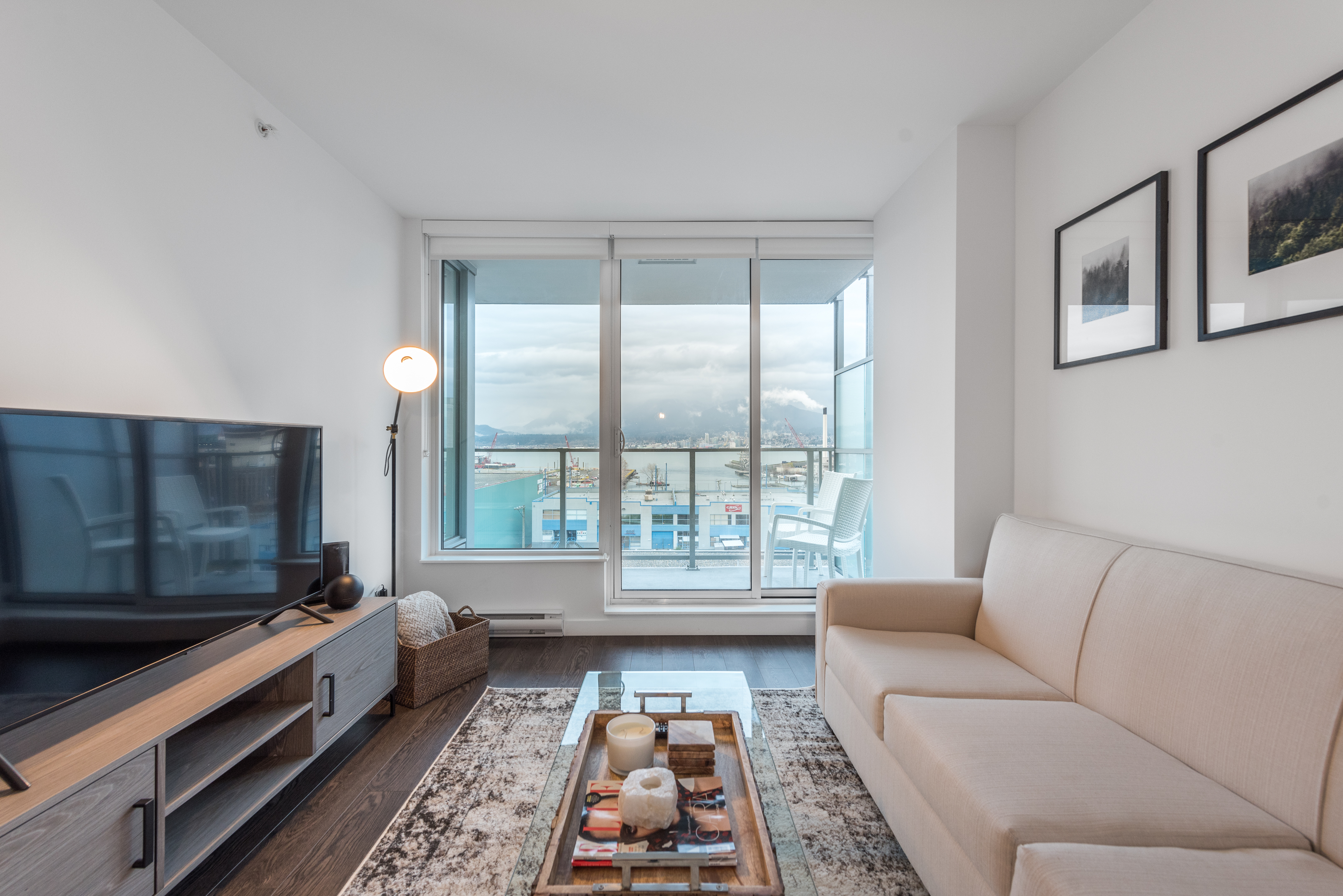 Unforgettable Ocean & Mountain Views Steps from DT