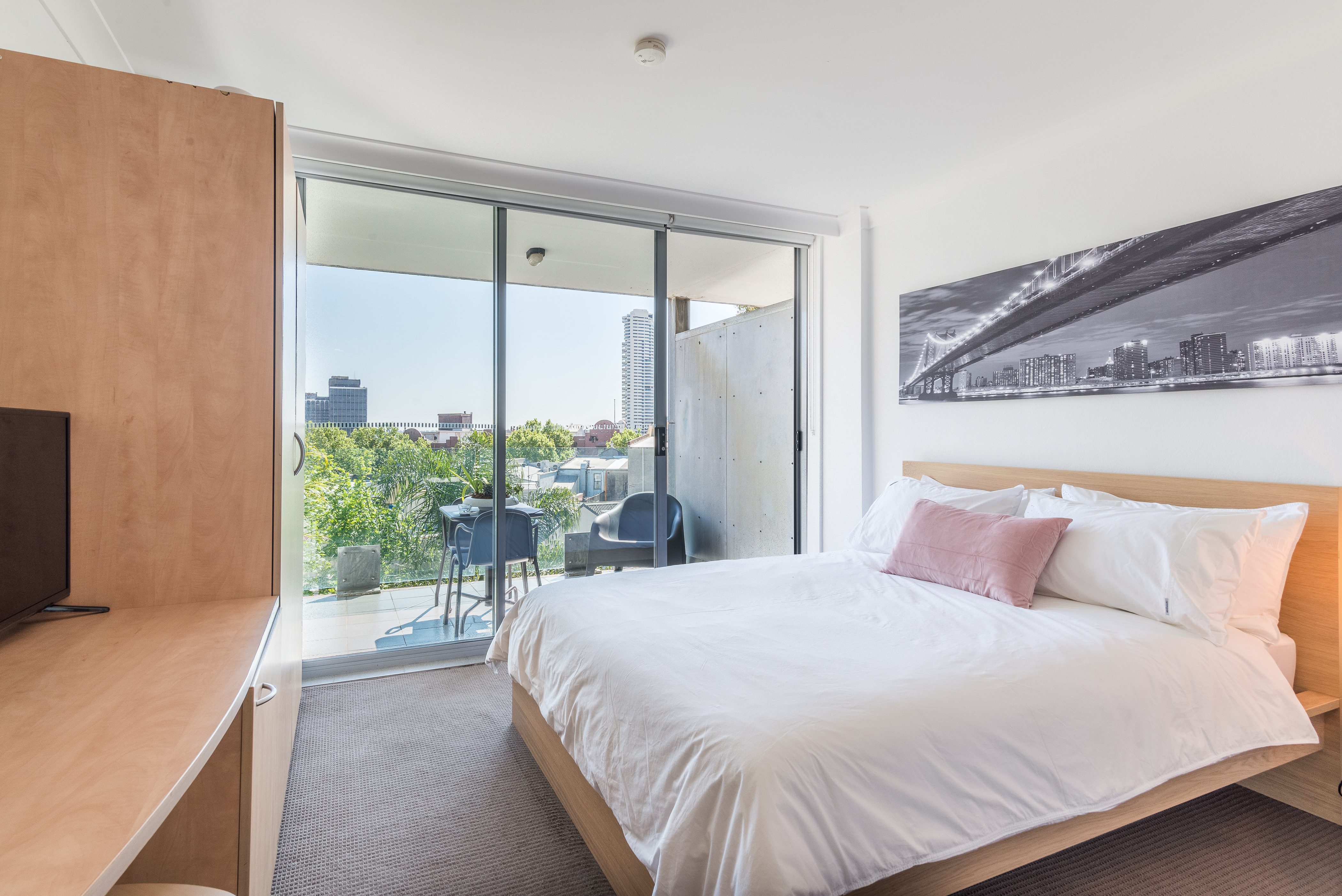 Sun-filled Central Apartment with Fabulous Outlook