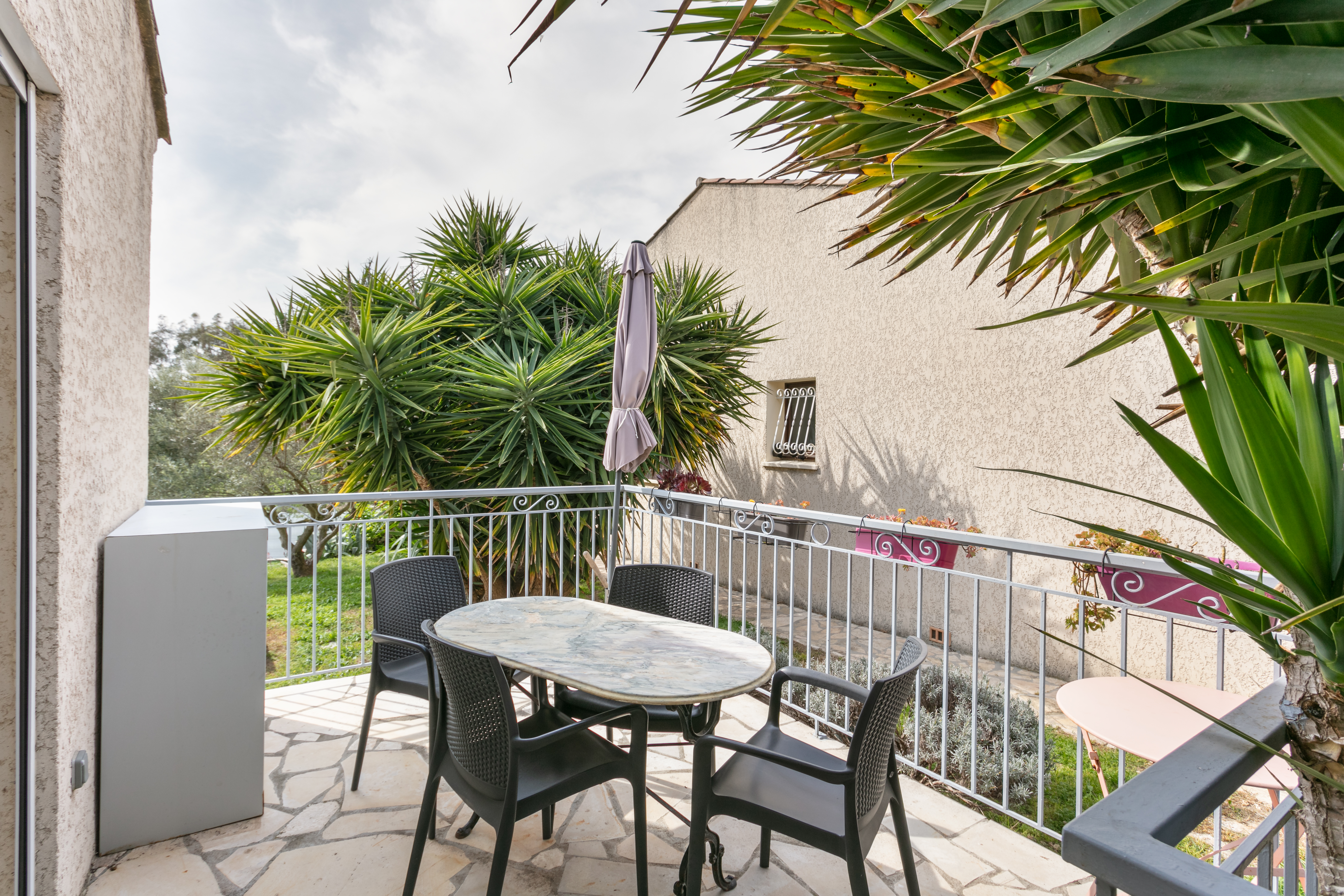 House in Meze