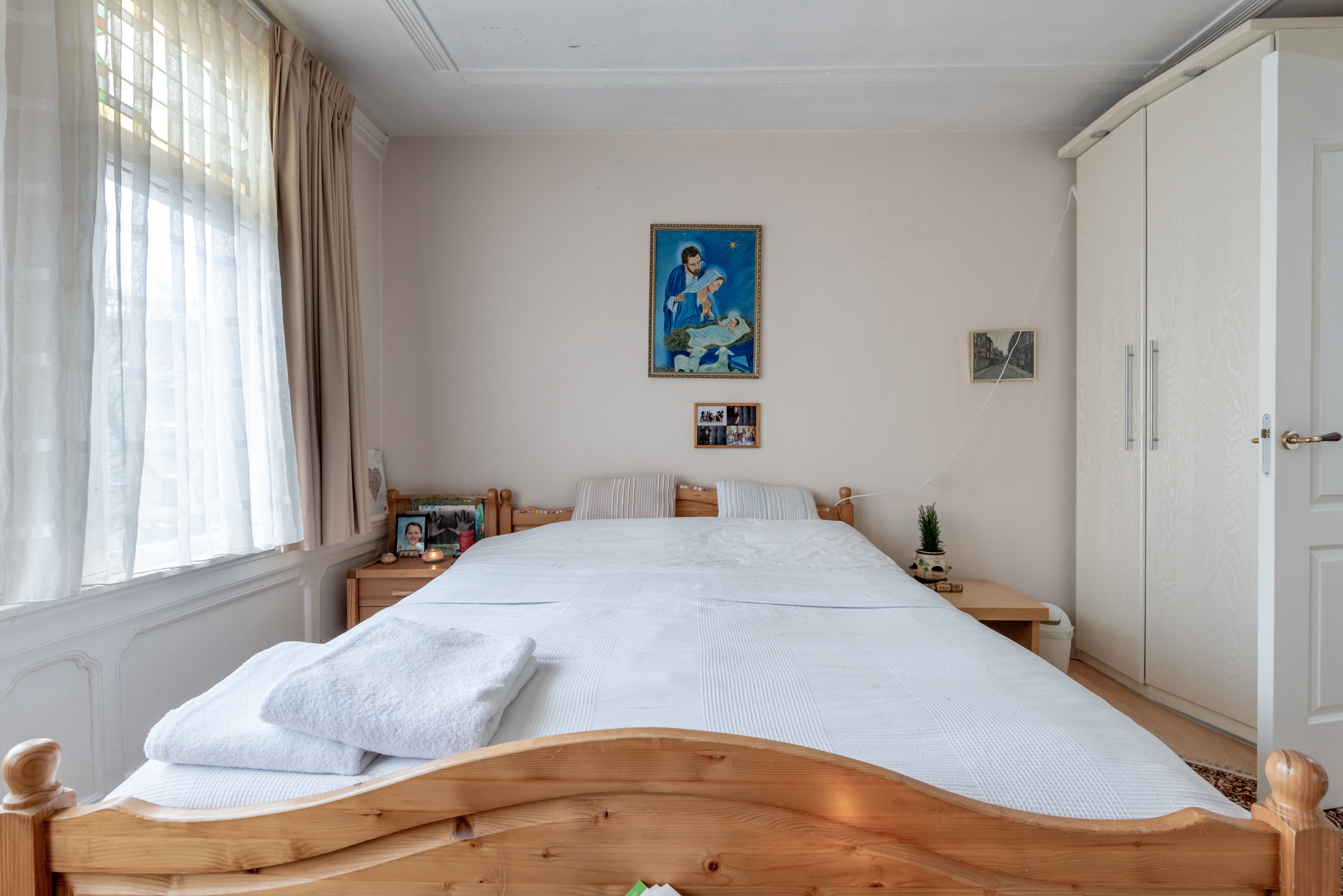 100 % comfort, Big room, Big bed, latex mattres — The Hague stay