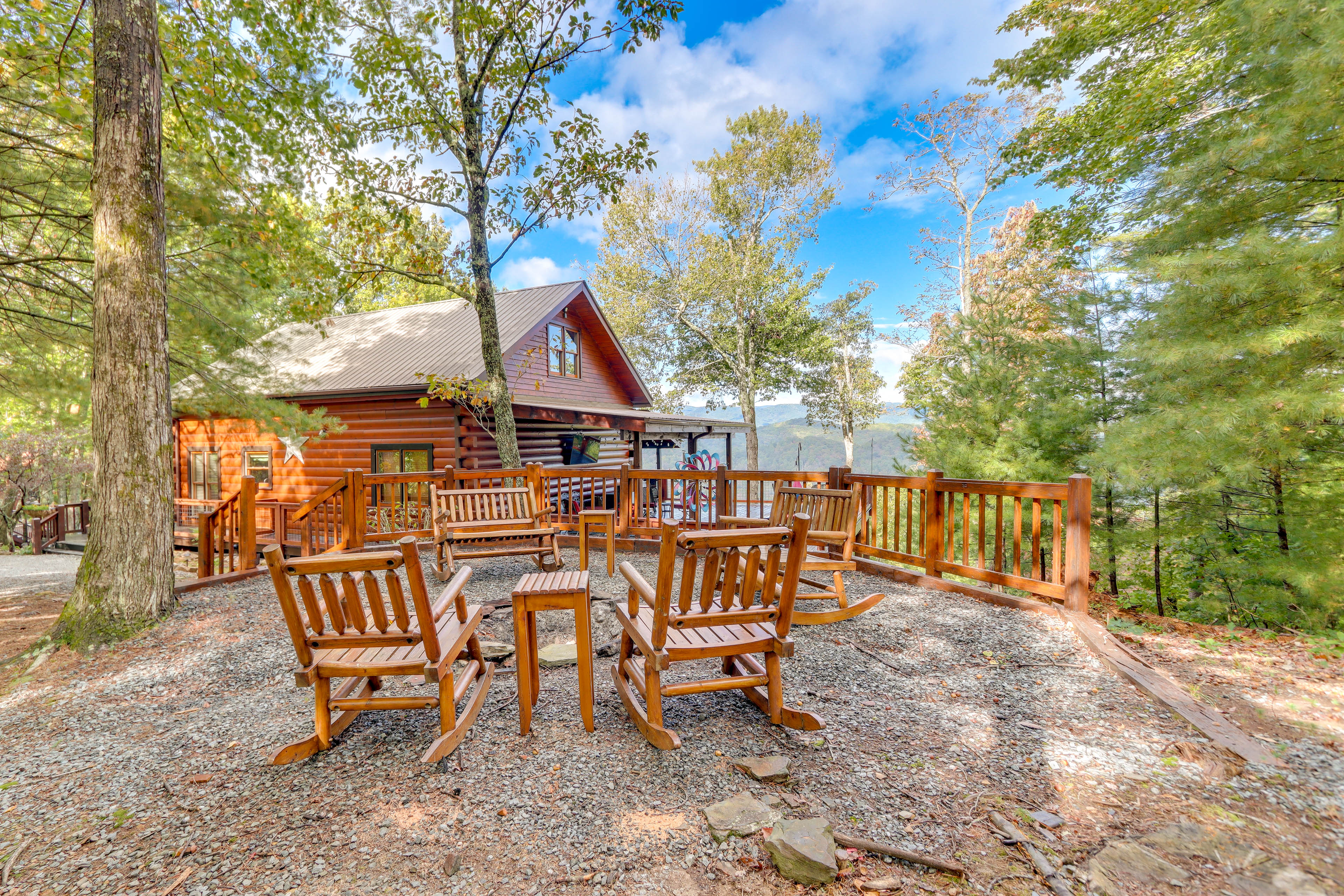 Cozy Cherry Log Cabin w/ Hot Tub & Mountain Views! - Cabins for
