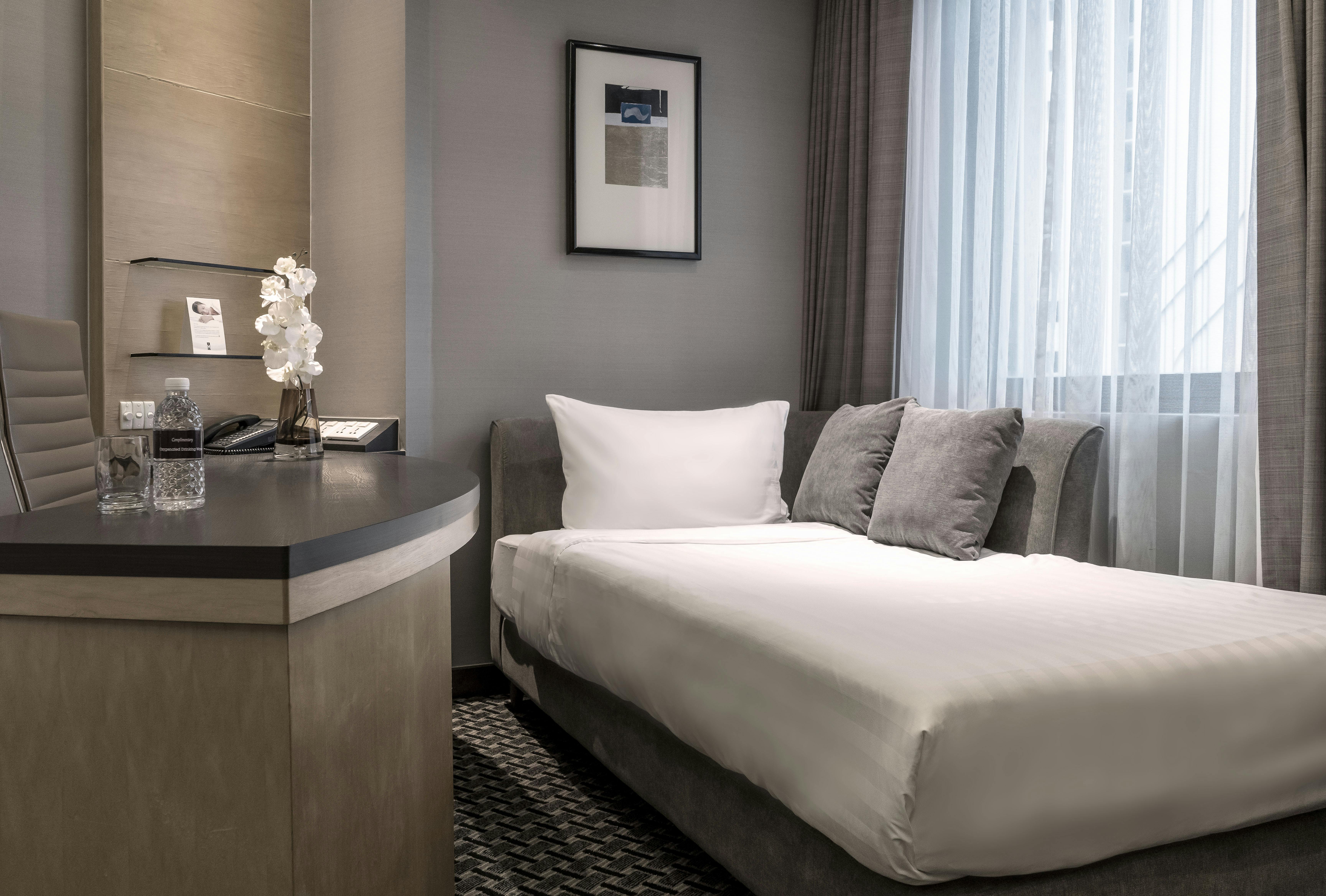 Central and spacious Deluxe Queen room in CBD