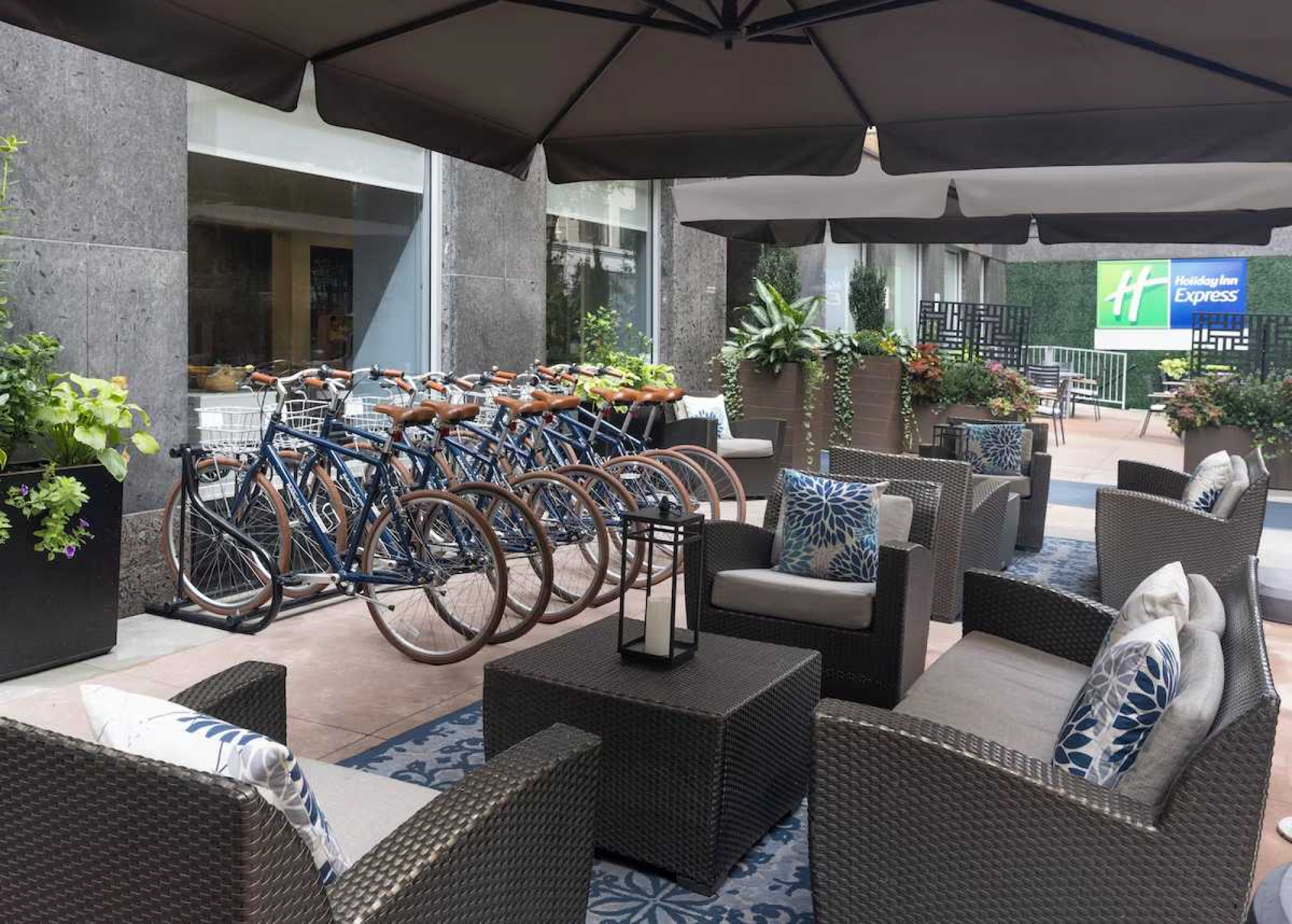 Near Madison Square Garden + Free Breakfast & Gym