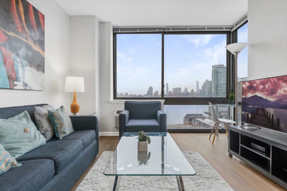 Spacious & Private 2BR | Downtown Jersey City in Ward E (councilmember James Solomon), Jersey City