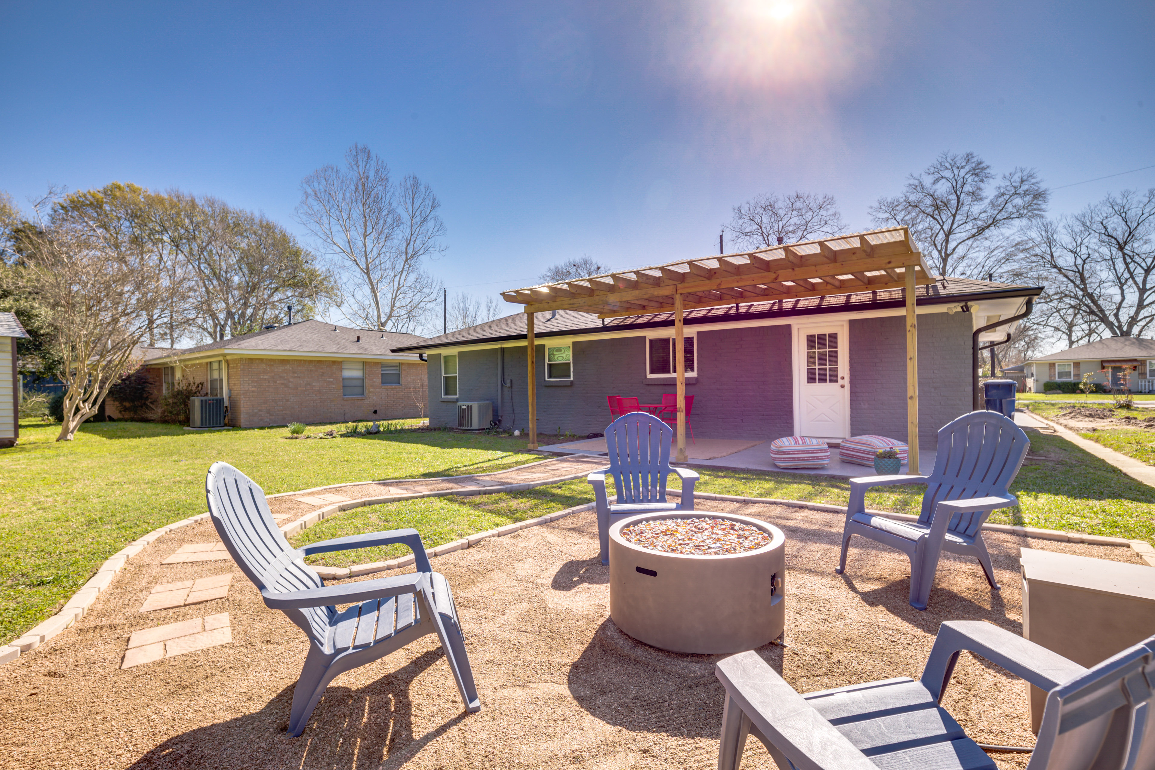 Pet-Friendly Tomball Cottage: Steps to Downtown!