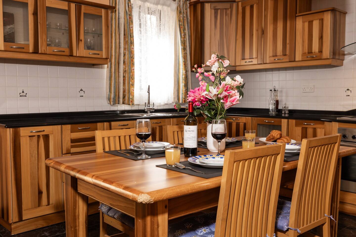 Spacious 3BED central location