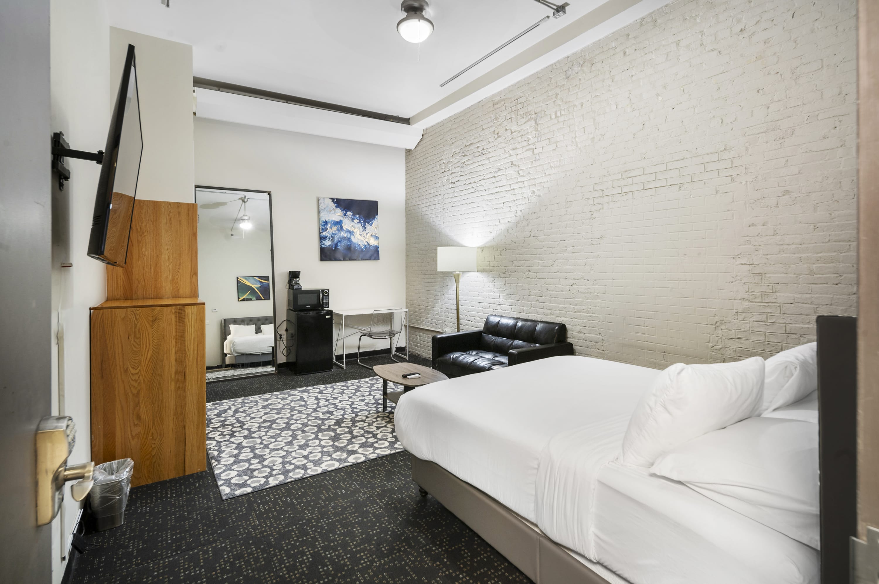 Temple Place Suites: Stay Tonight! in Downtown, Boston