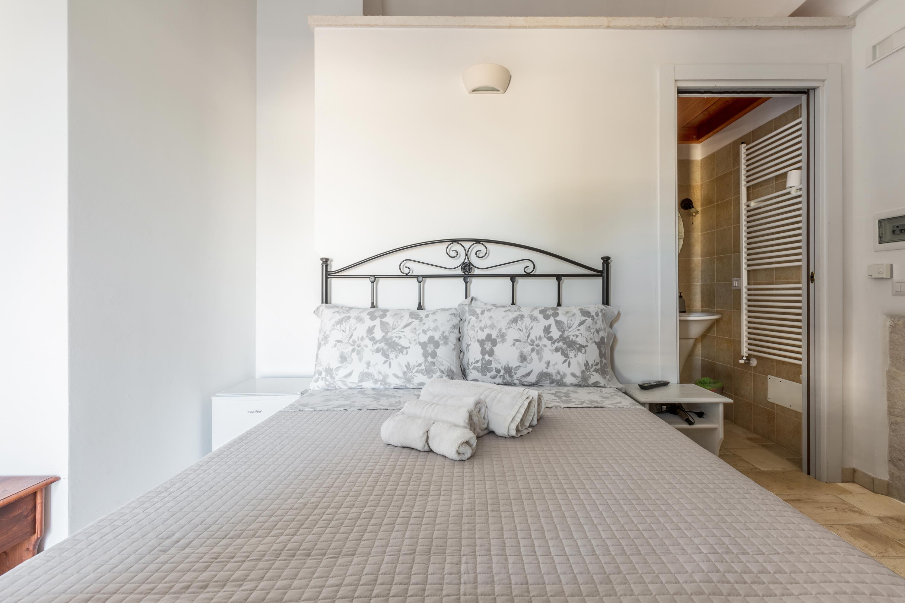 3784 ADT - Double Room
