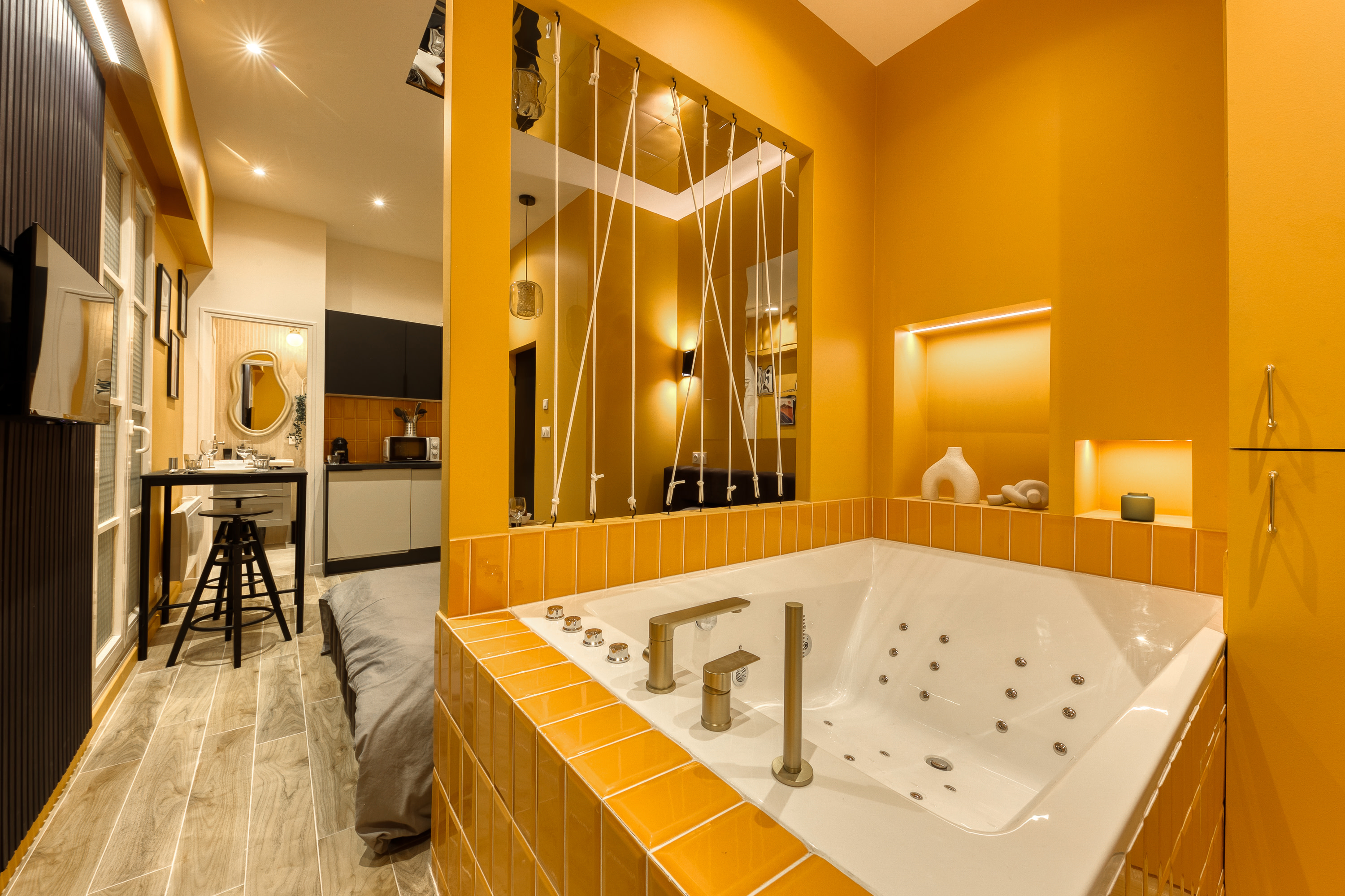 Deluxe Spa suite caramel sweetness