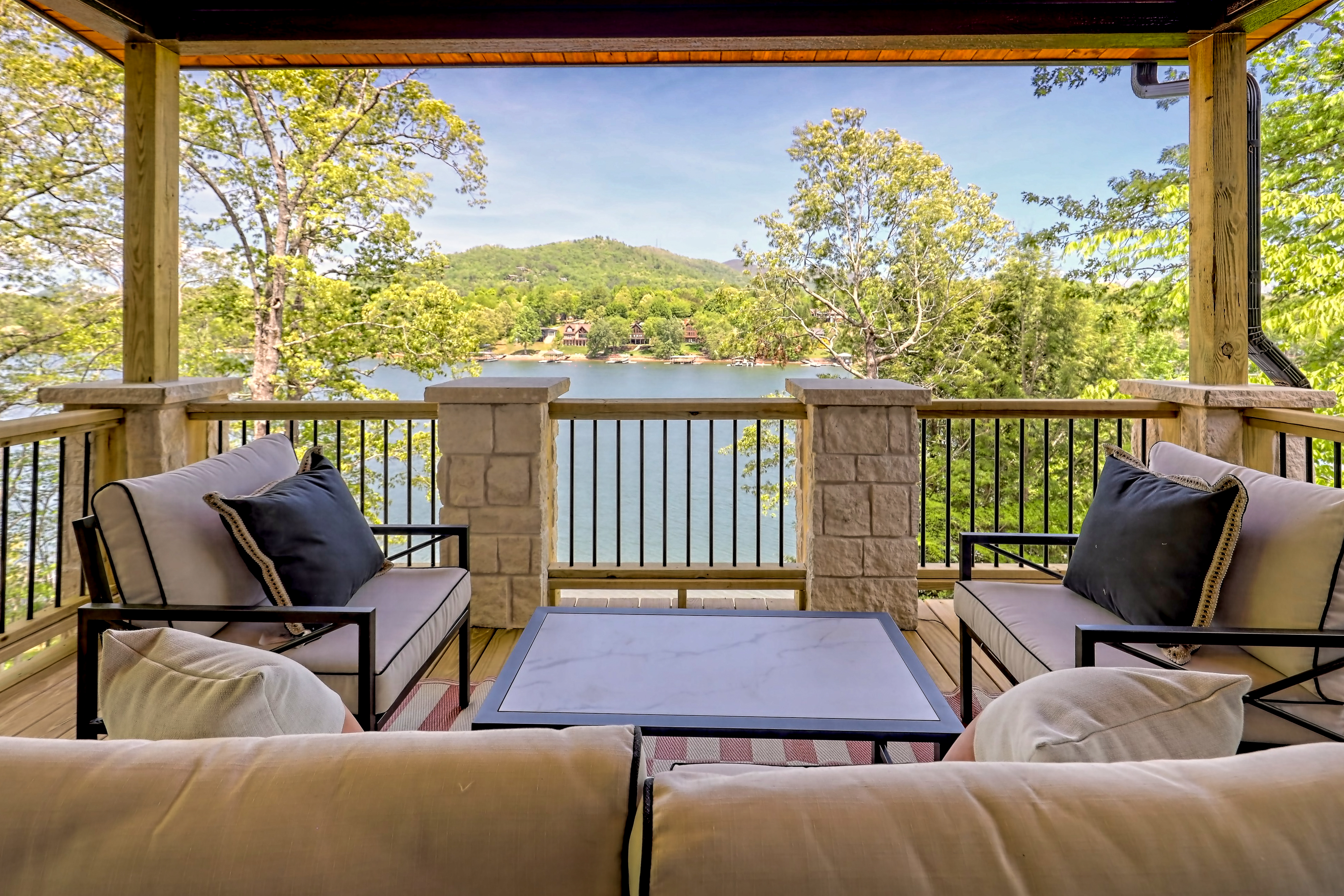 Windjammer Lakehouse by Chatuge Home Concierge - Houses for Rent