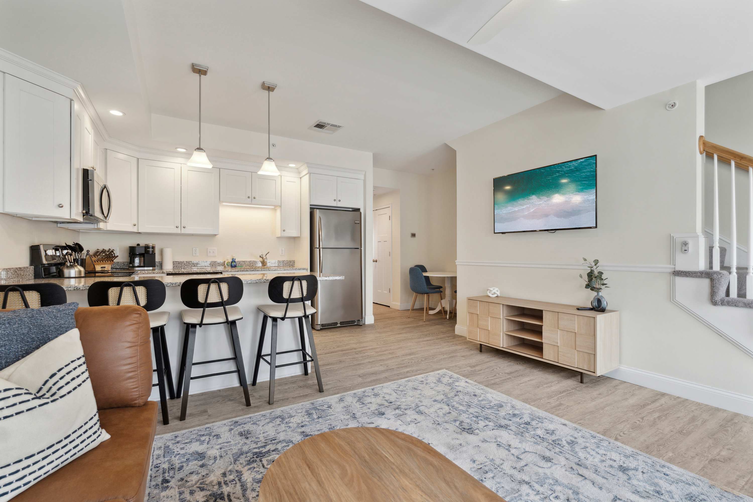 Ashworth Escape | In-Unit Laundry | Steps to Beach - Condominiums