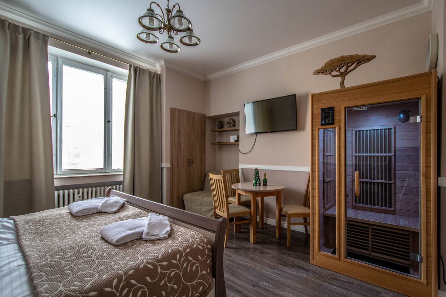 Champagne Studio with Sauna