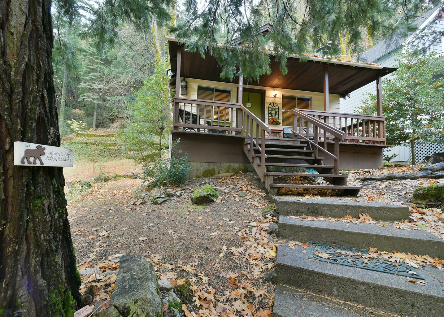 River Run Cabin in Historic Shasta Retreat. Cabins for Rent in