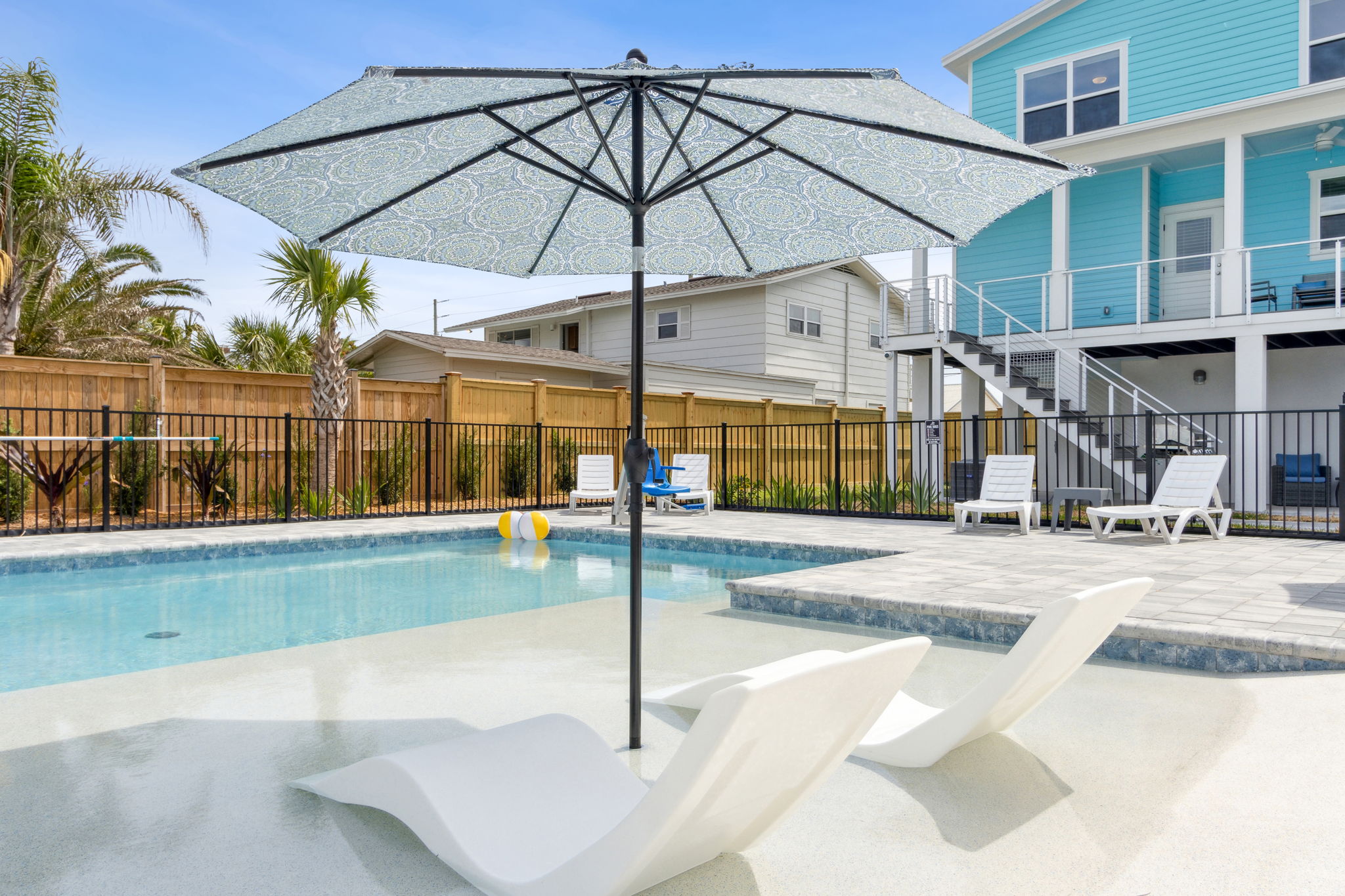 Neighborhood ×Browns Beach Brand New Townhouse - Side B Beach Views with Pool