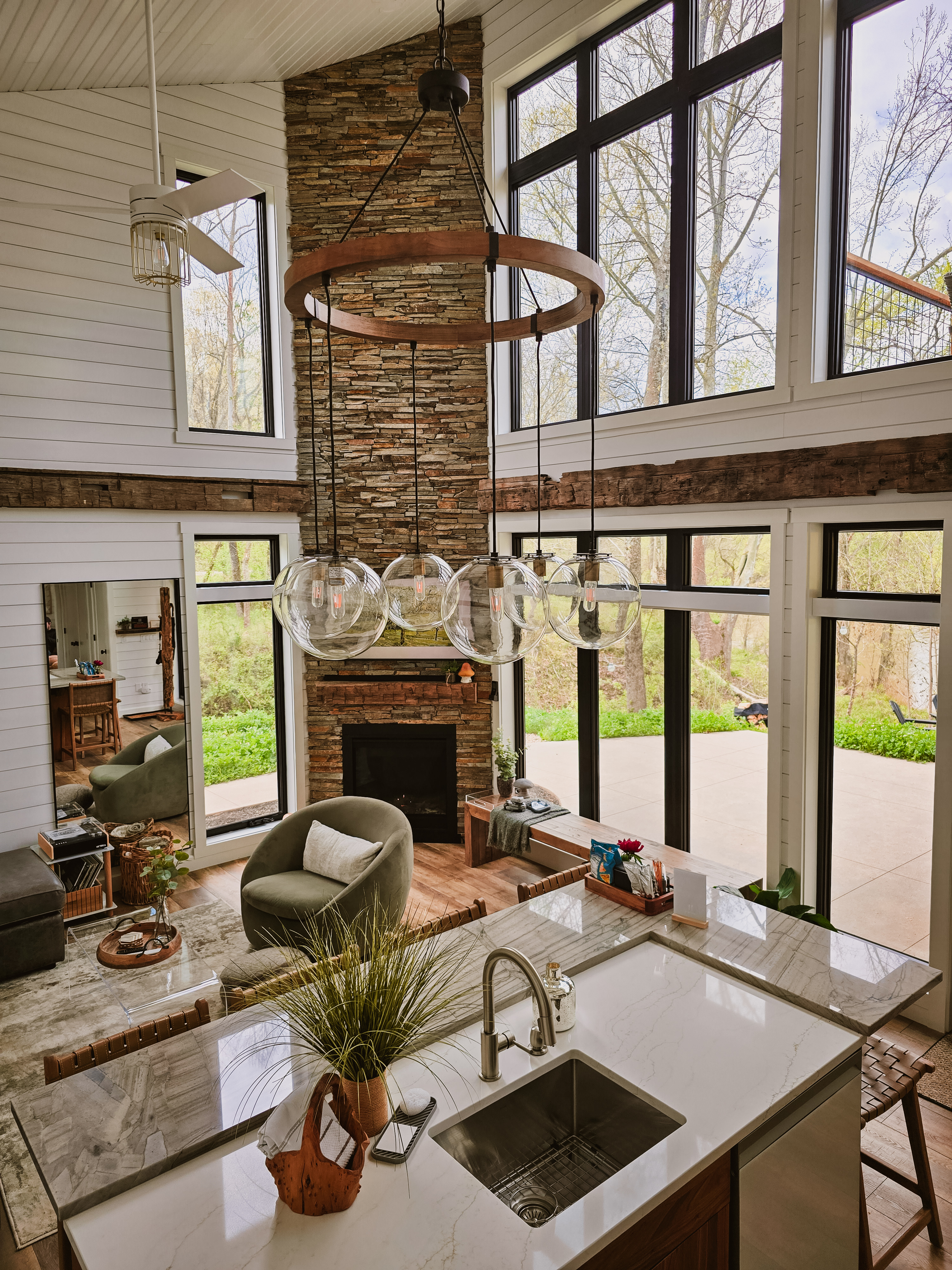 ピンバッジ カリフォルニア フォレスト アカデミー The Falls River Retreat @ Hideaway on the Hocking - Cabins for