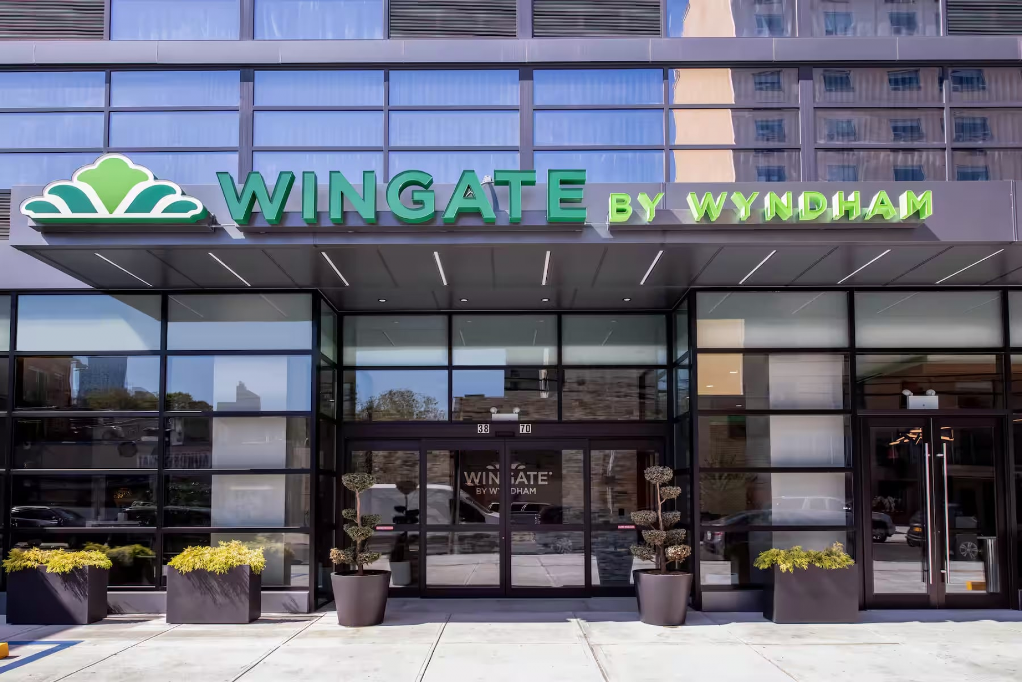 Close to Times Square + Free Breakfast & Gym