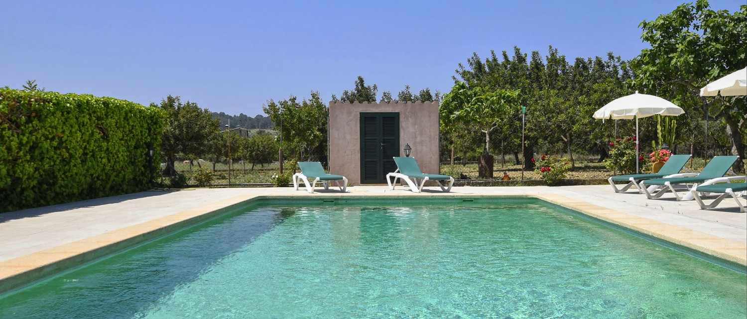 Cozy cottage in a quit area pool & ac for up to 6 in Selva, Mallorca